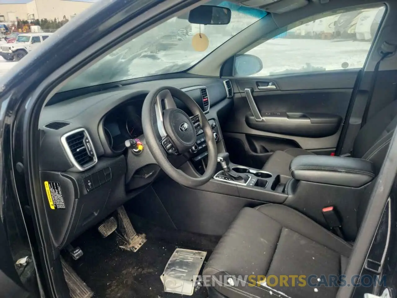 7 fotografías del automóvil dañado KNDPMCAC3M7853356 KIA SPORTAGE 2021