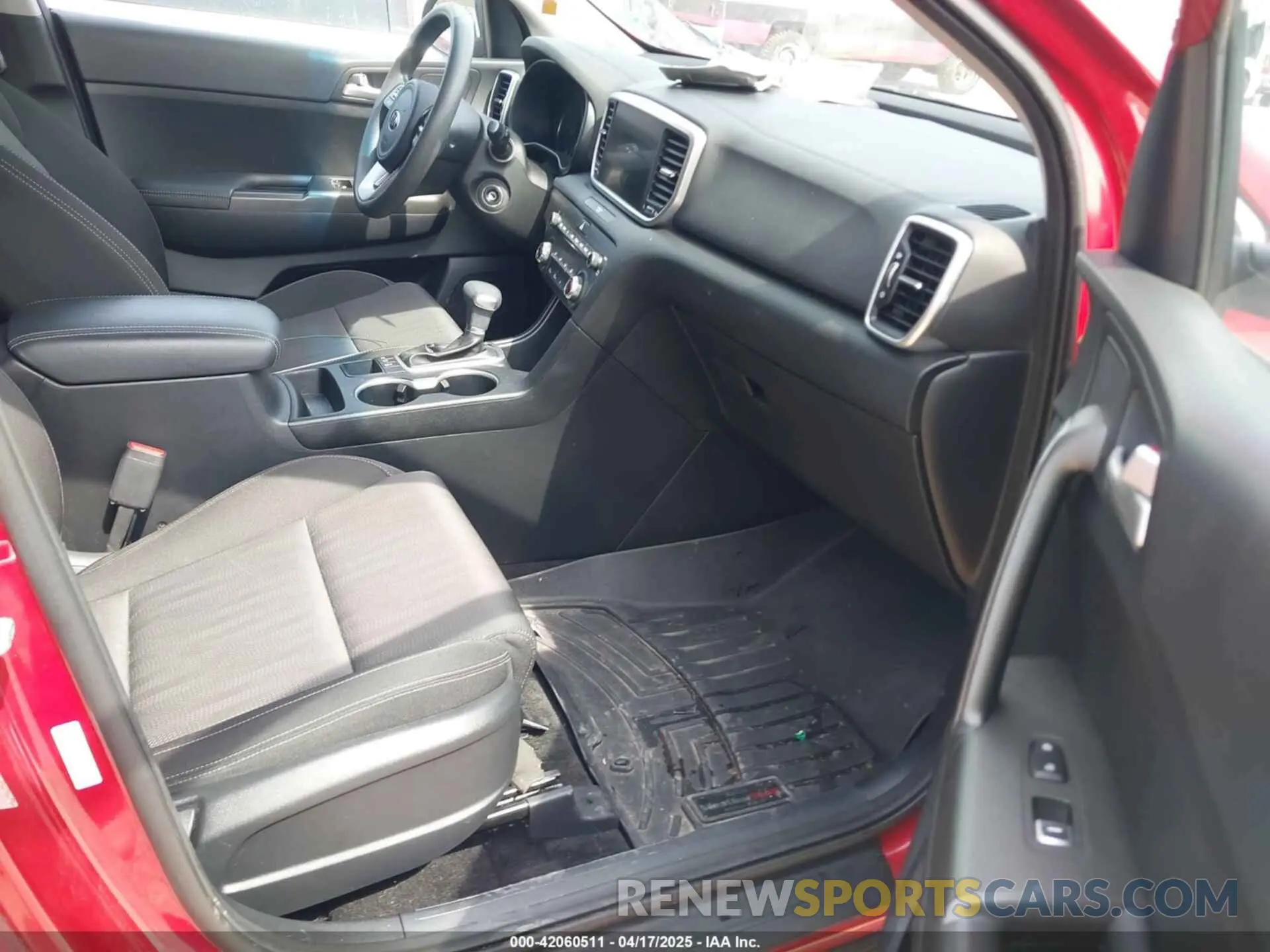 5 fotografías del automóvil dañado KNDPMCAC3M7901633 KIA SPORTAGE 2021