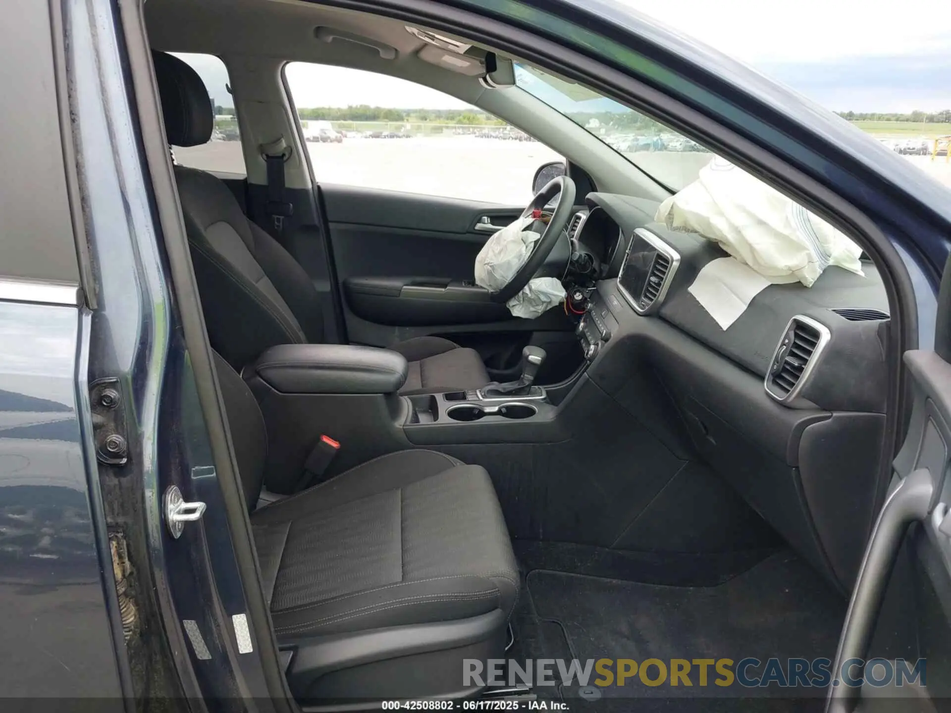 5 fotografías del automóvil dañado KNDPMCAC3M7912938 KIA SPORTAGE 2021
