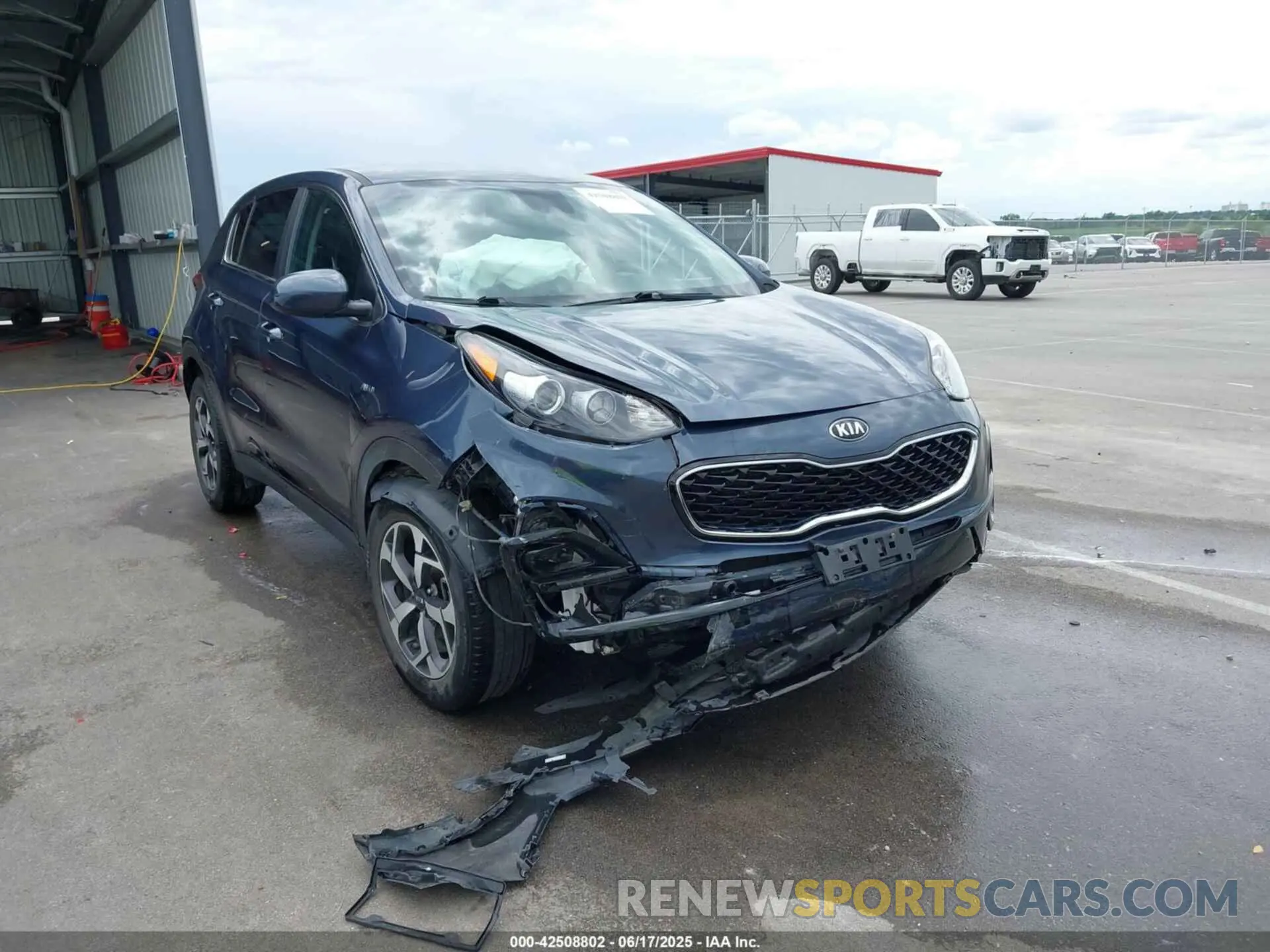 6 fotografías del automóvil dañado KNDPMCAC3M7912938 KIA SPORTAGE 2021