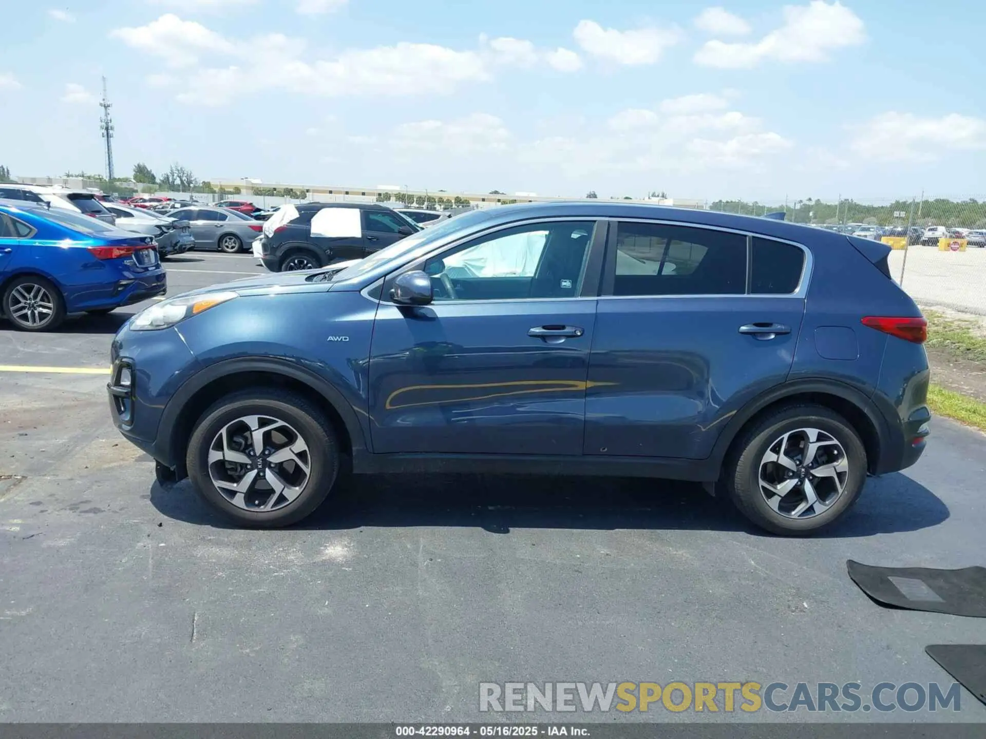14 fotografías del automóvil dañado KNDPMCAC4M7933457 KIA SPORTAGE 2021