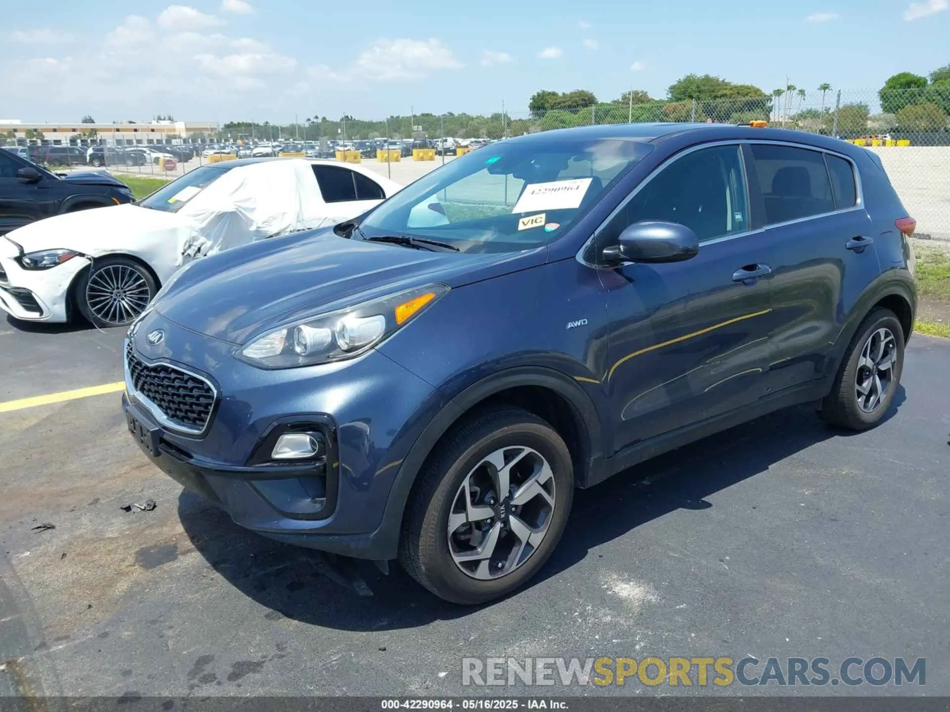 2 fotografías del automóvil dañado KNDPMCAC4M7933457 KIA SPORTAGE 2021
