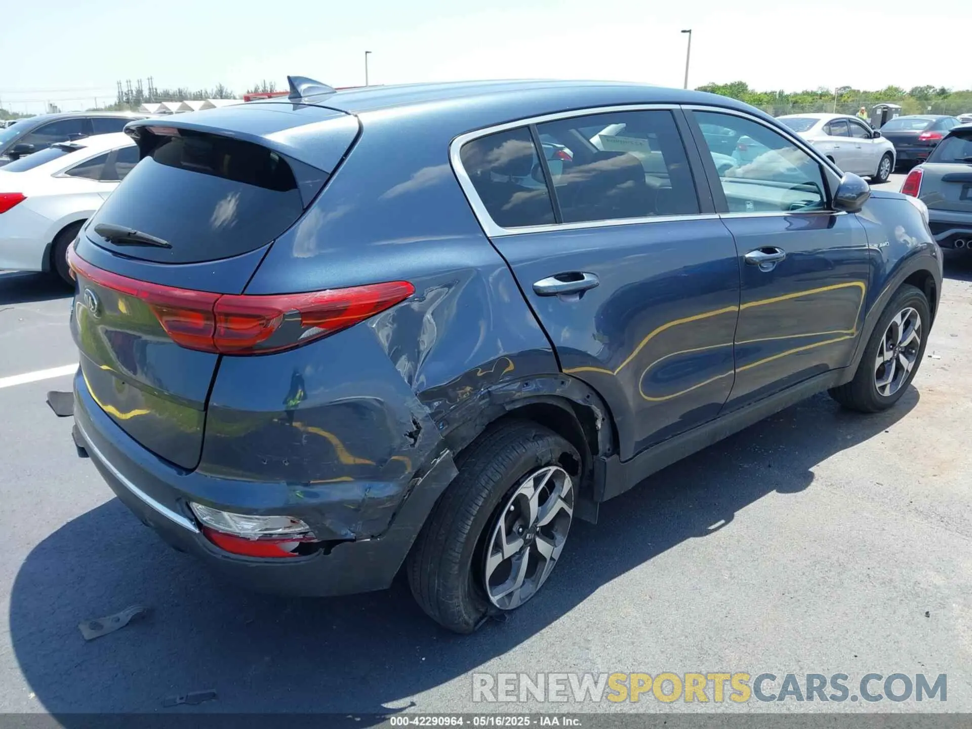 4 fotografías del automóvil dañado KNDPMCAC4M7933457 KIA SPORTAGE 2021