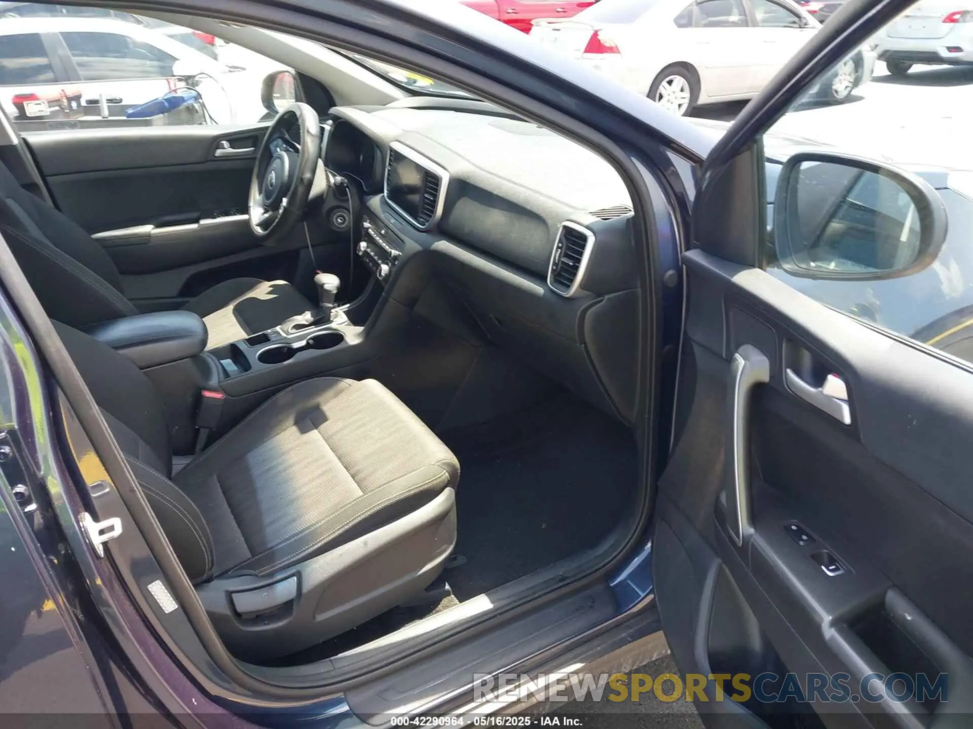 5 fotografías del automóvil dañado KNDPMCAC4M7933457 KIA SPORTAGE 2021
