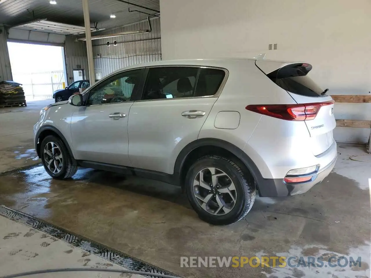 2 fotografías del automóvil dañado KNDPMCAC5M7862219 KIA SPORTAGE 2021