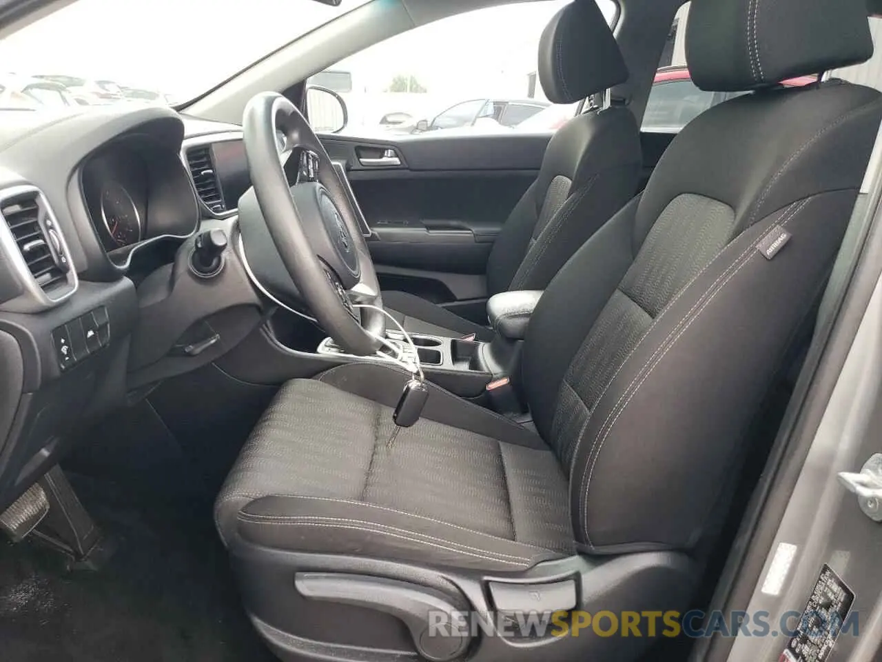 7 fotografías del automóvil dañado KNDPMCAC6M7933640 KIA SPORTAGE 2021