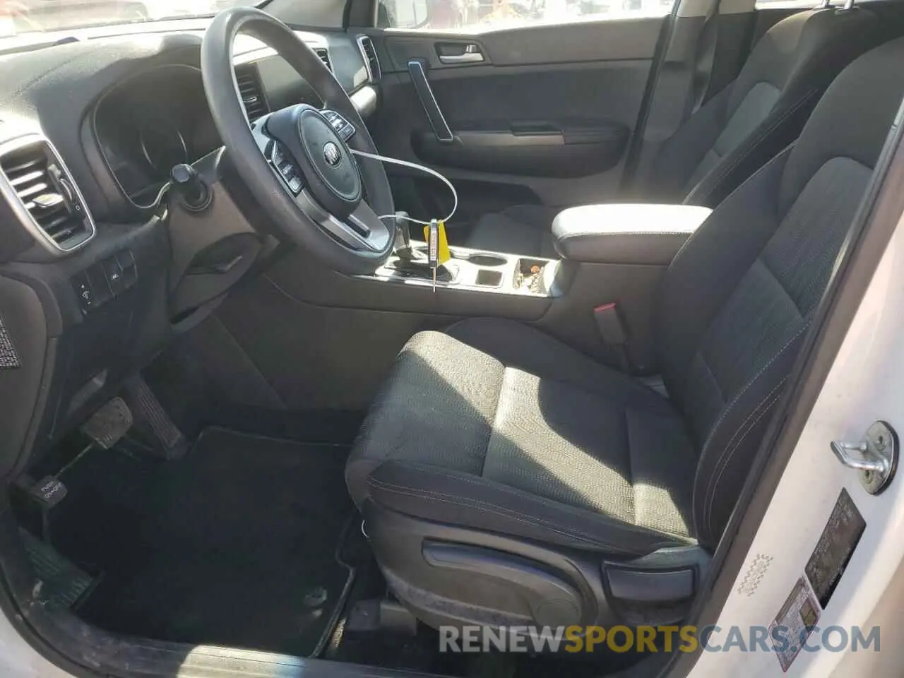 7 fotografías del automóvil dañado KNDPMCAC7M7917382 KIA SPORTAGE 2021