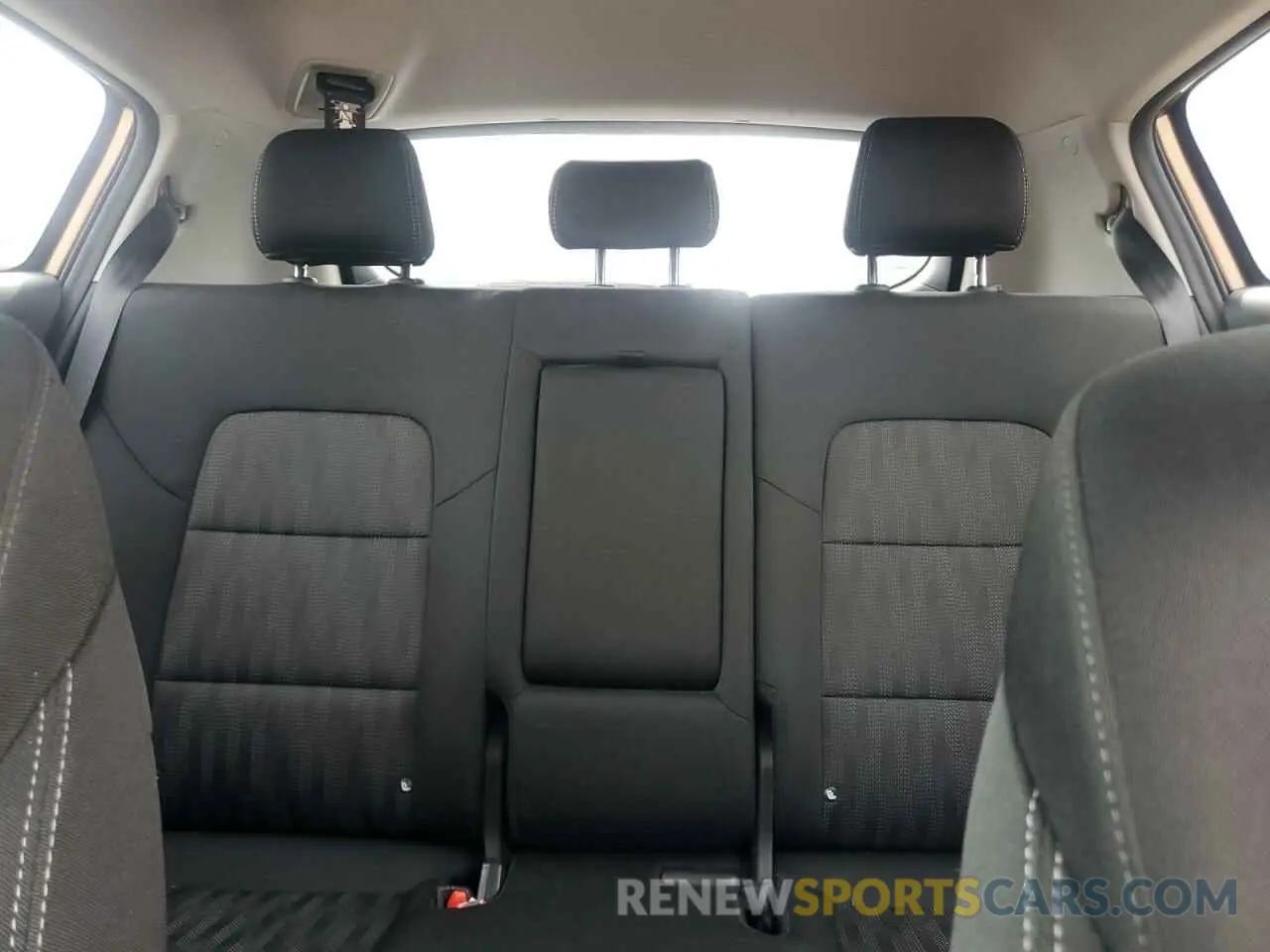10 fotografías del automóvil dañado KNDPMCAC7M7924445 KIA SPORTAGE 2021