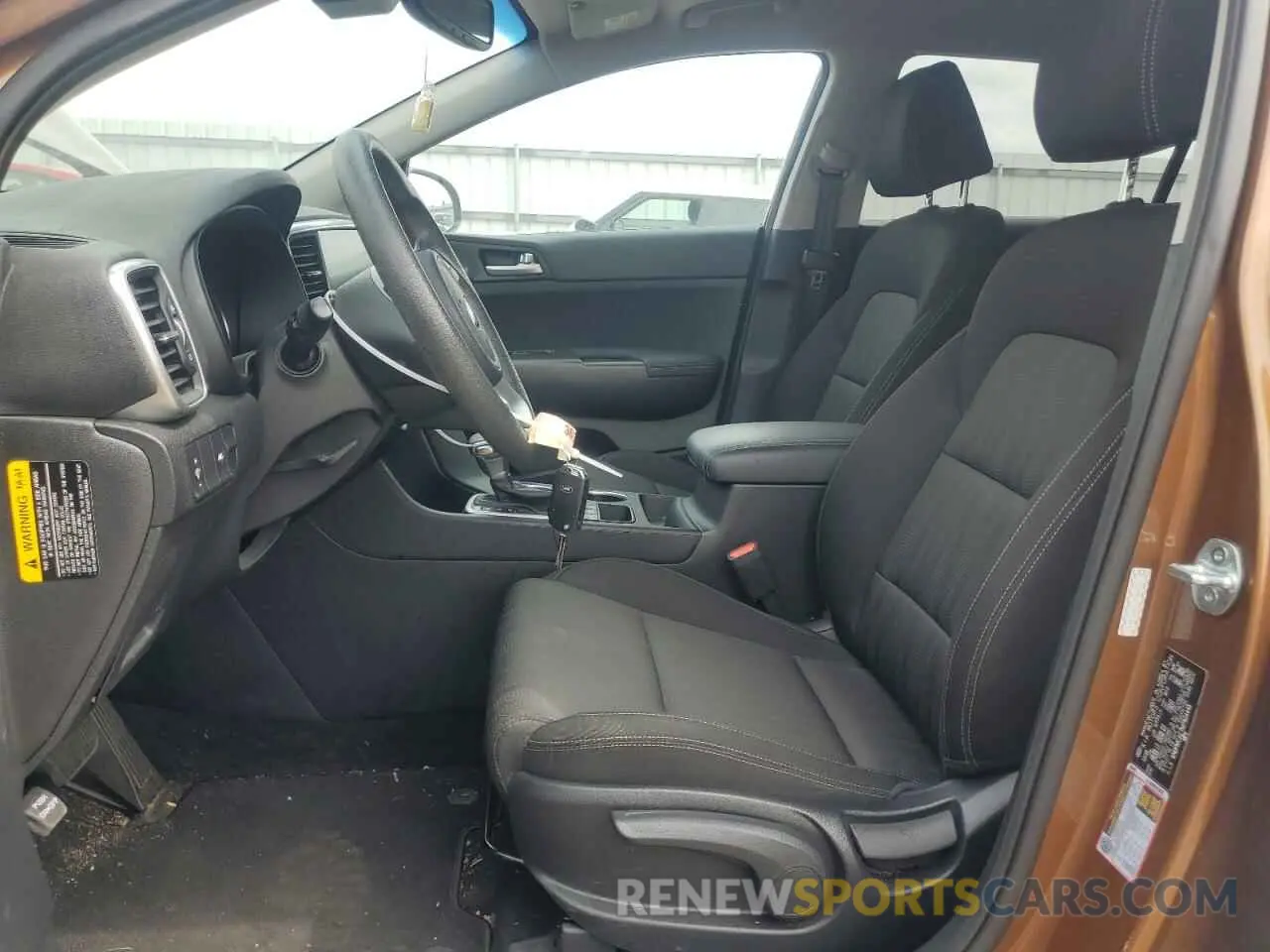 7 fotografías del automóvil dañado KNDPMCAC7M7924445 KIA SPORTAGE 2021