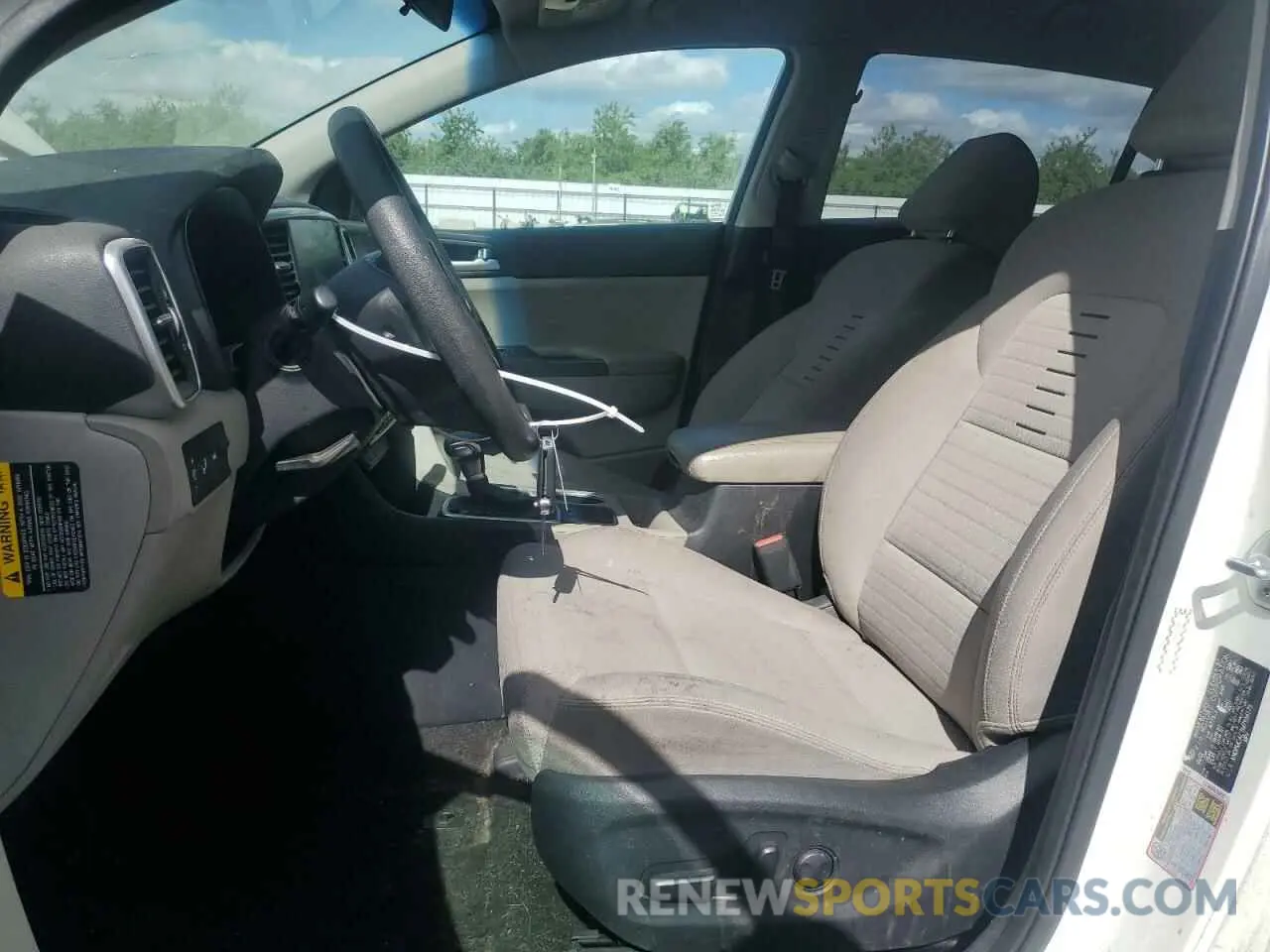 7 fotografías del automóvil dañado KNDPMCAC7M7934179 KIA SPORTAGE 2021