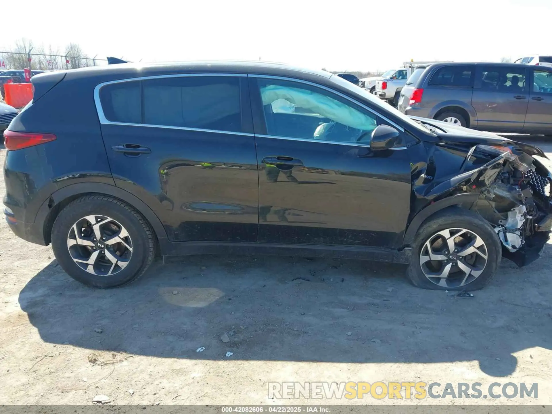 14 fotografías del automóvil dañado KNDPMCAC8M7933588 KIA SPORTAGE 2021
