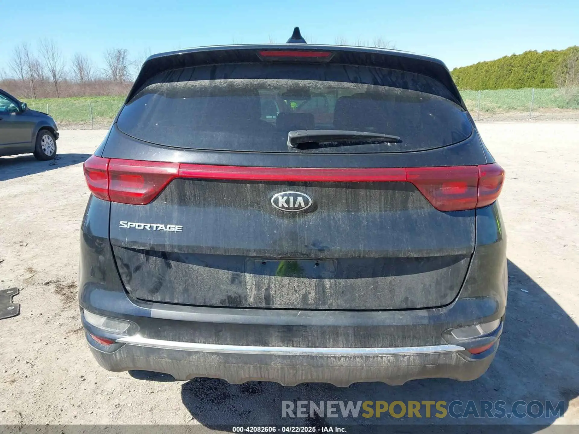 17 fotografías del automóvil dañado KNDPMCAC8M7933588 KIA SPORTAGE 2021