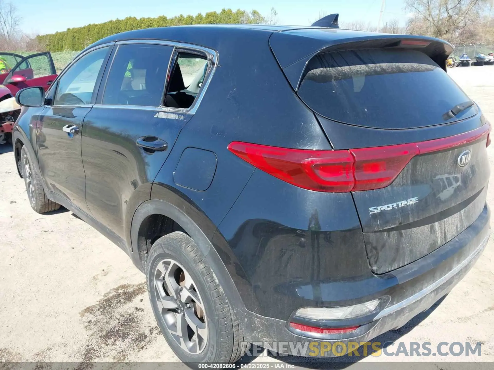 3 fotografías del automóvil dañado KNDPMCAC8M7933588 KIA SPORTAGE 2021
