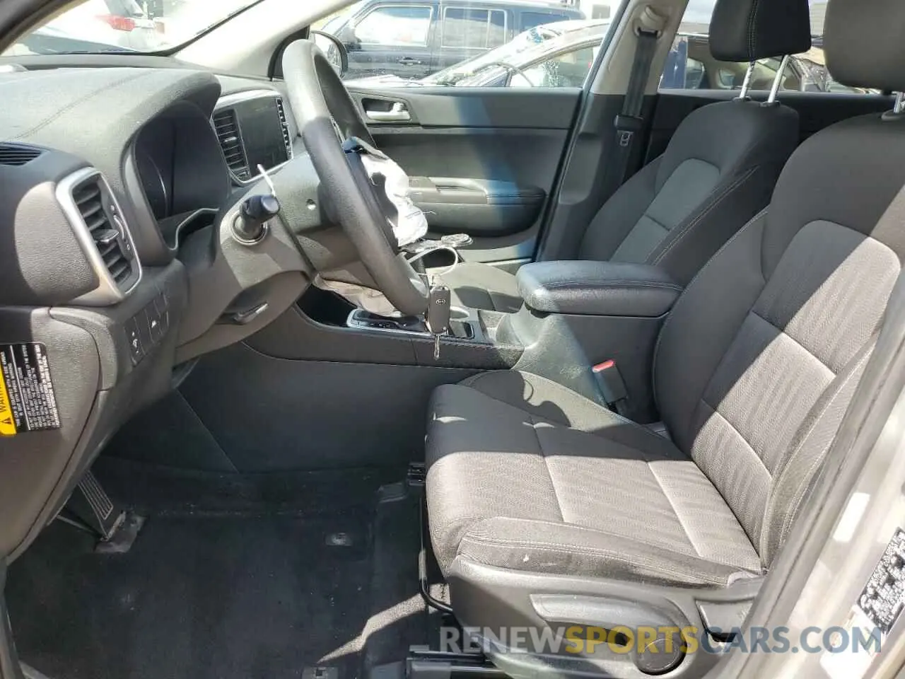 7 fotografías del automóvil dañado KNDPMCACXM7843987 KIA SPORTAGE 2021