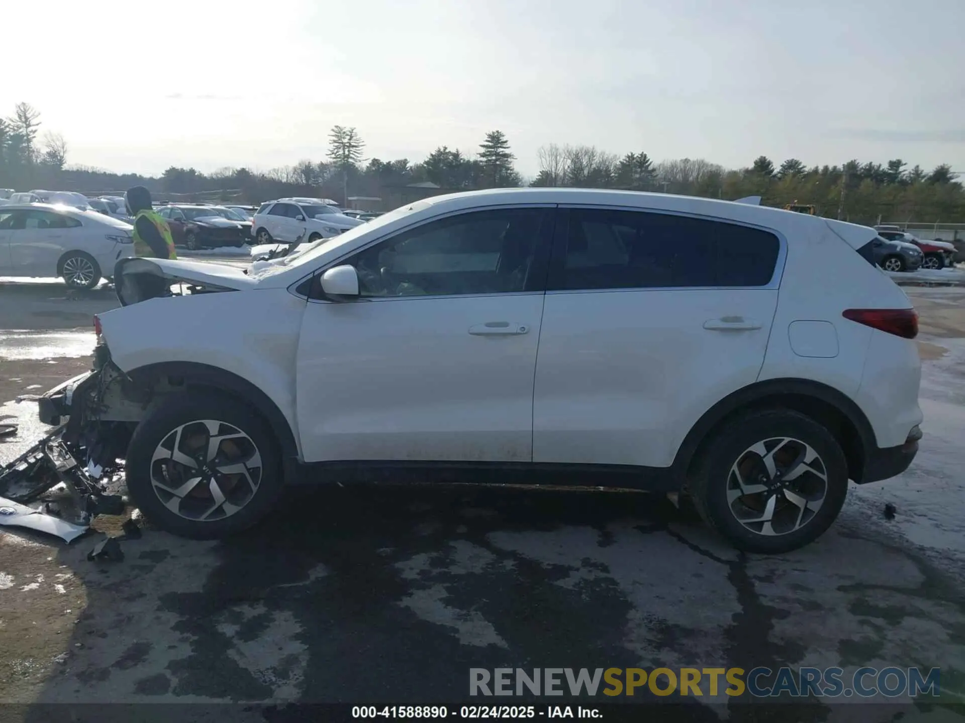 14 fotografías del automóvil dañado KNDPMCACXM7901175 KIA SPORTAGE 2021