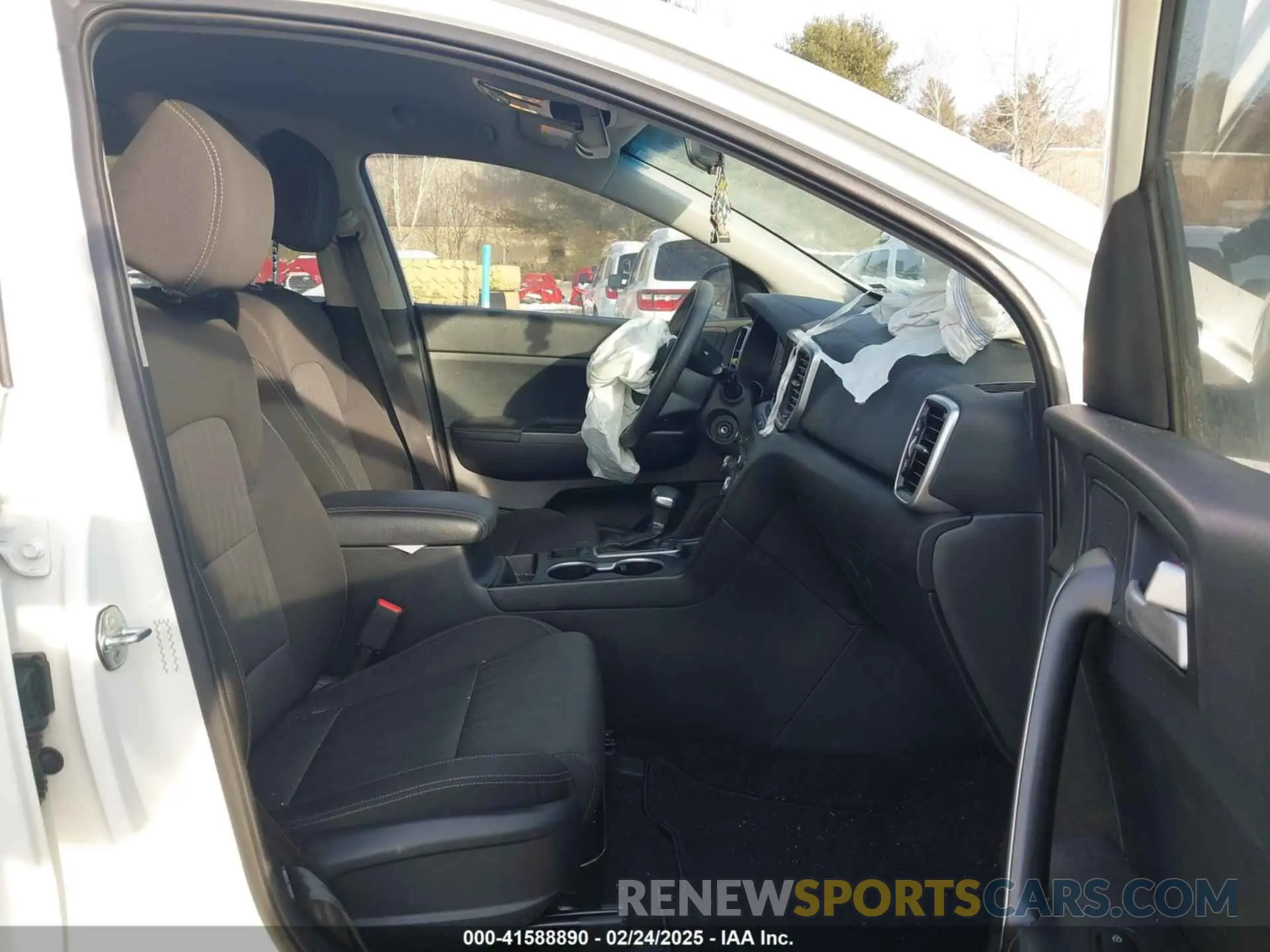 5 fotografías del automóvil dañado KNDPMCACXM7901175 KIA SPORTAGE 2021