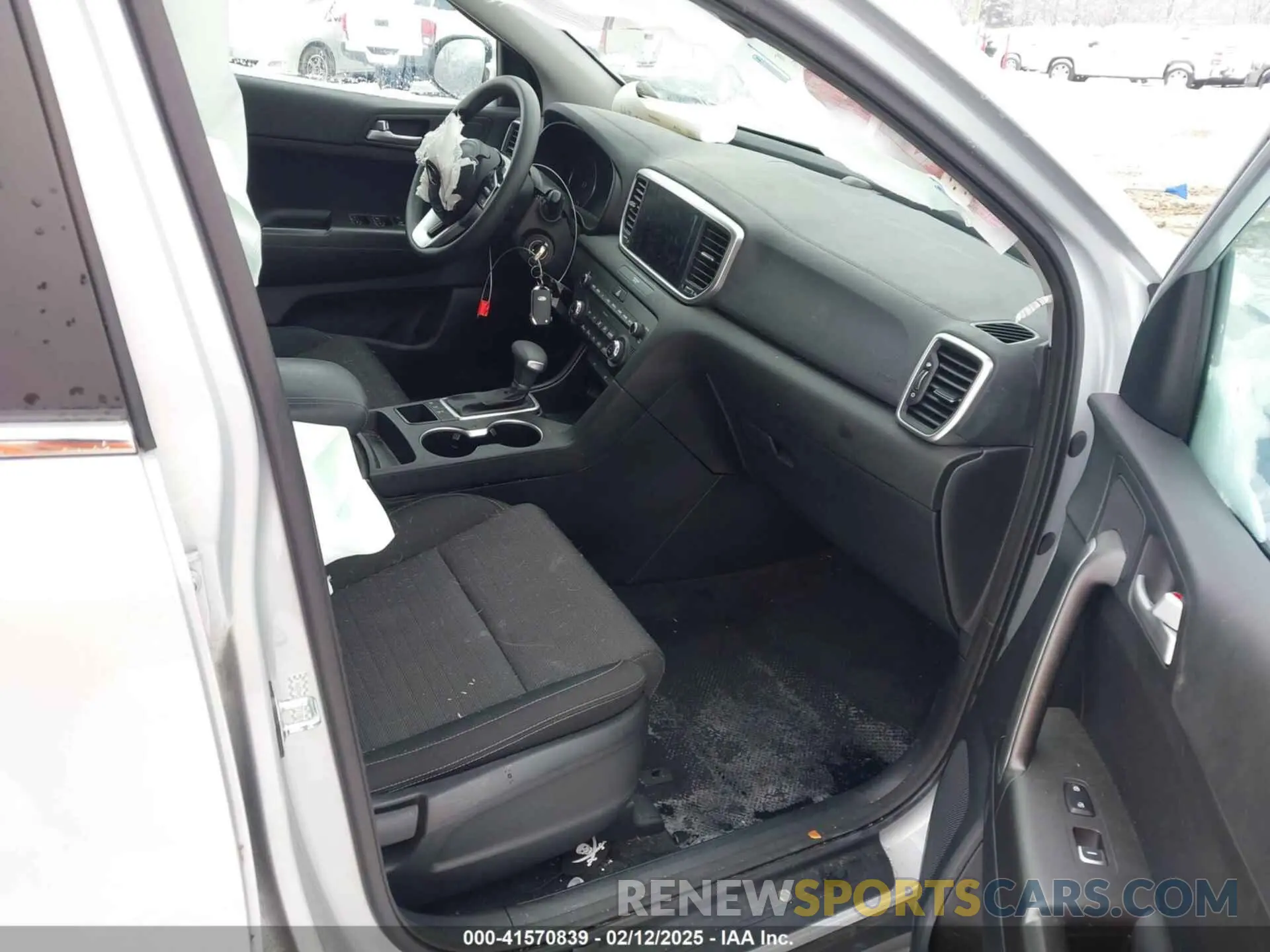 5 fotografías del automóvil dañado KNDPMCACXM7918042 KIA SPORTAGE 2021