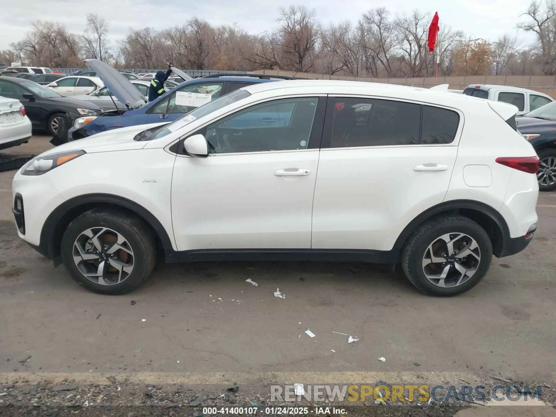 13 fotografías del automóvil dañado KNDPMCACXM7933673 KIA SPORTAGE 2021