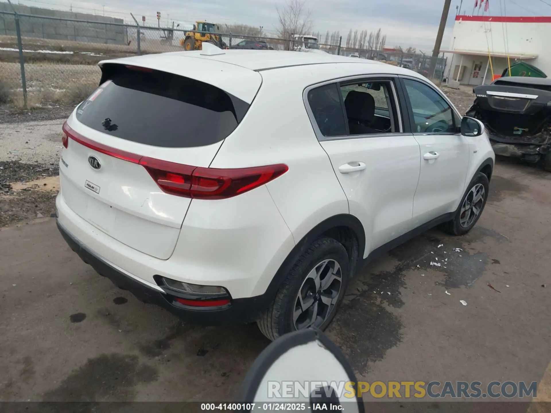 4 fotografías del automóvil dañado KNDPMCACXM7933673 KIA SPORTAGE 2021