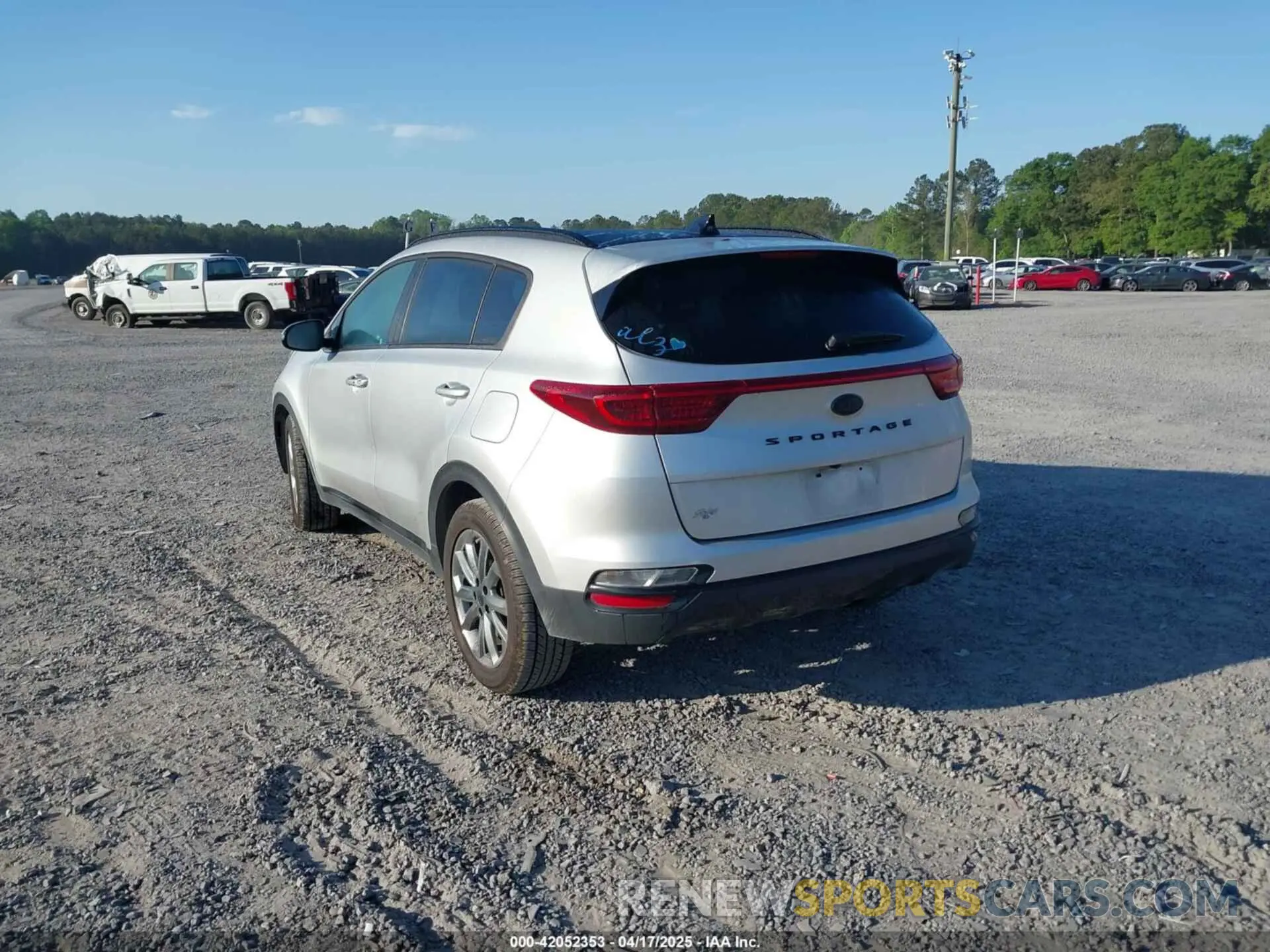 3 fotografías del automóvil dañado KNDP63AC4N7947306 KIA SPORTAGE 2022