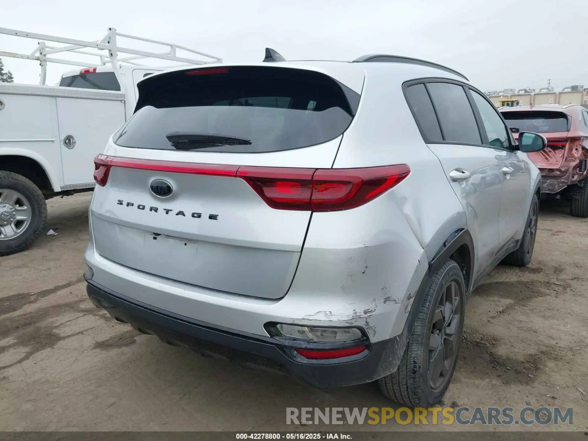 4 fotografías del automóvil dañado KNDP63AC7N7984138 KIA SPORTAGE 2022