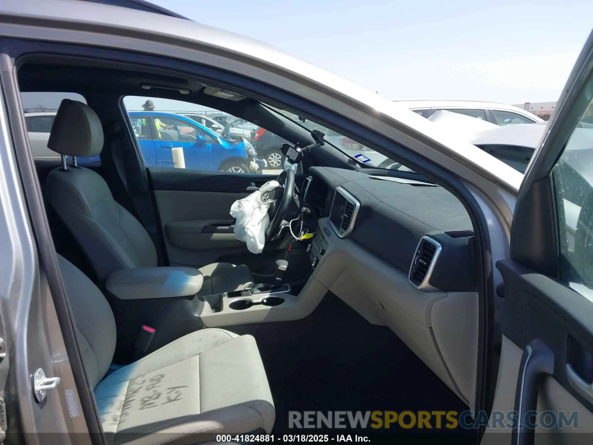 5 fotografías del automóvil dañado KNDP63ACXN7960139 KIA SPORTAGE 2022