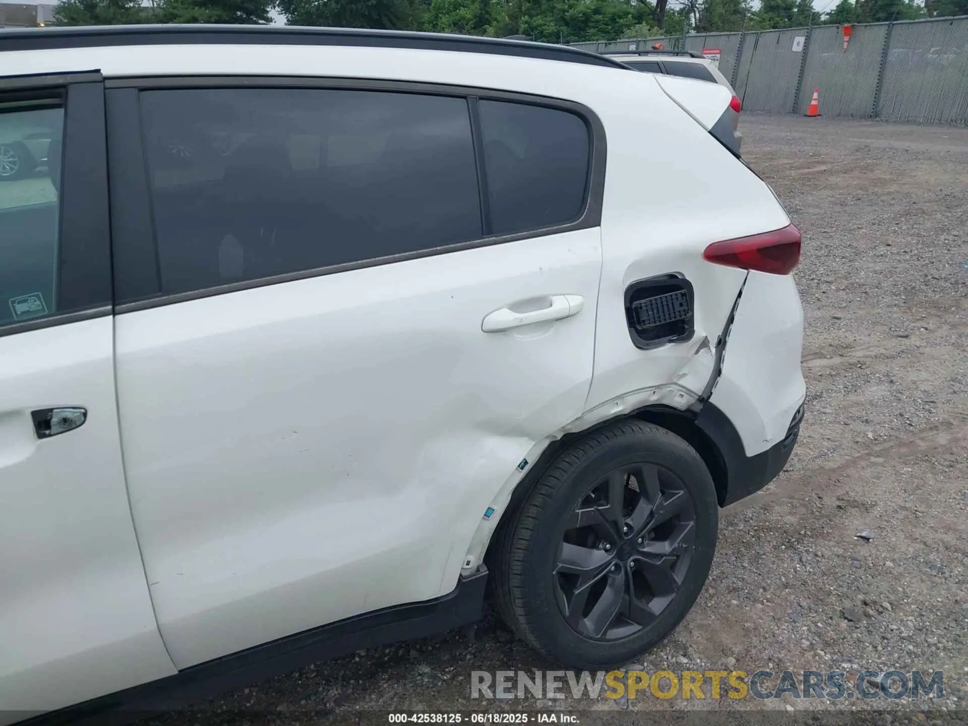 12 fotografías del automóvil dañado KNDP6CAC1N7017380 KIA SPORTAGE 2022