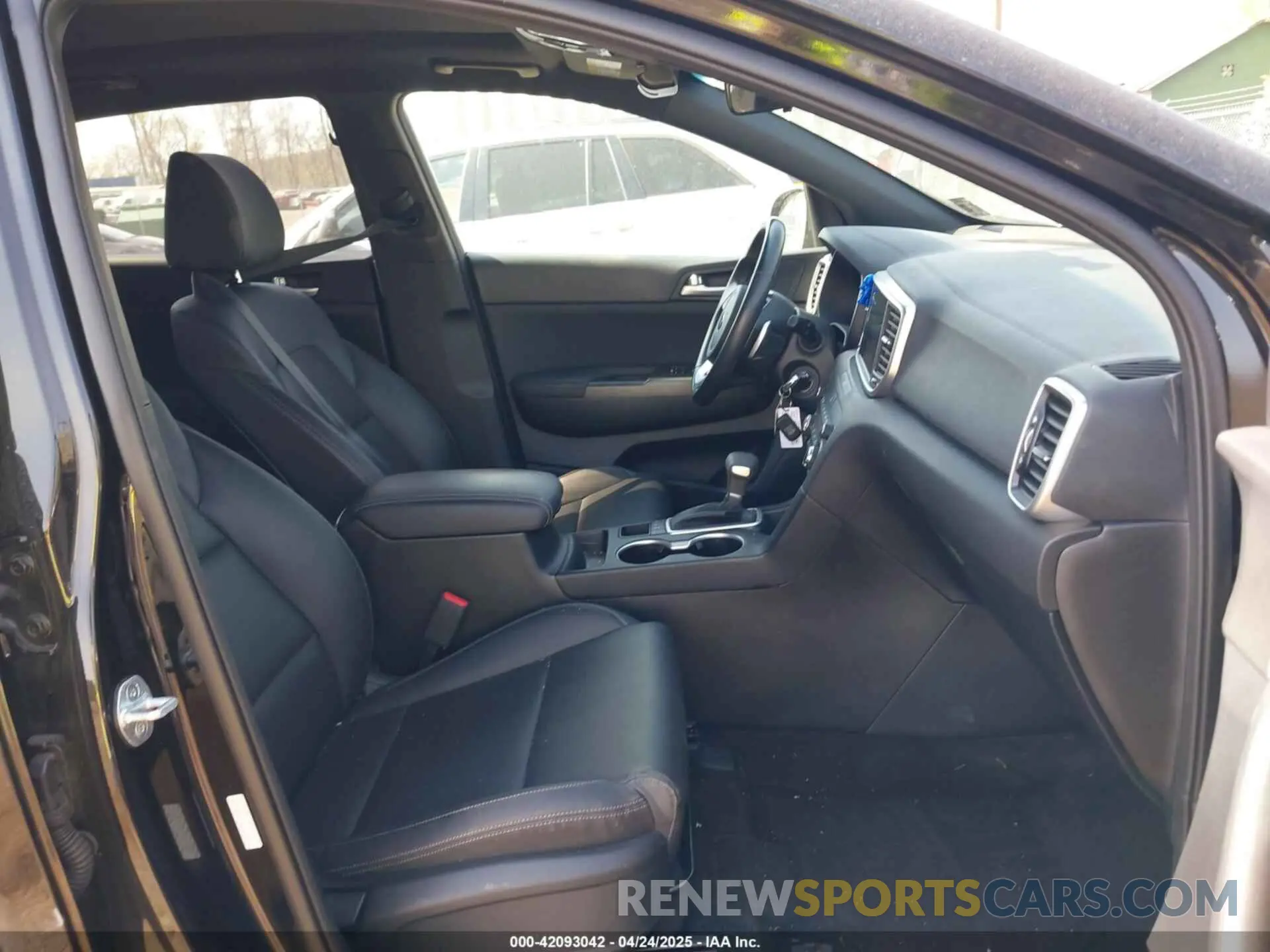 5 fotografías del automóvil dañado KNDP6CAC1N7018805 KIA SPORTAGE 2022