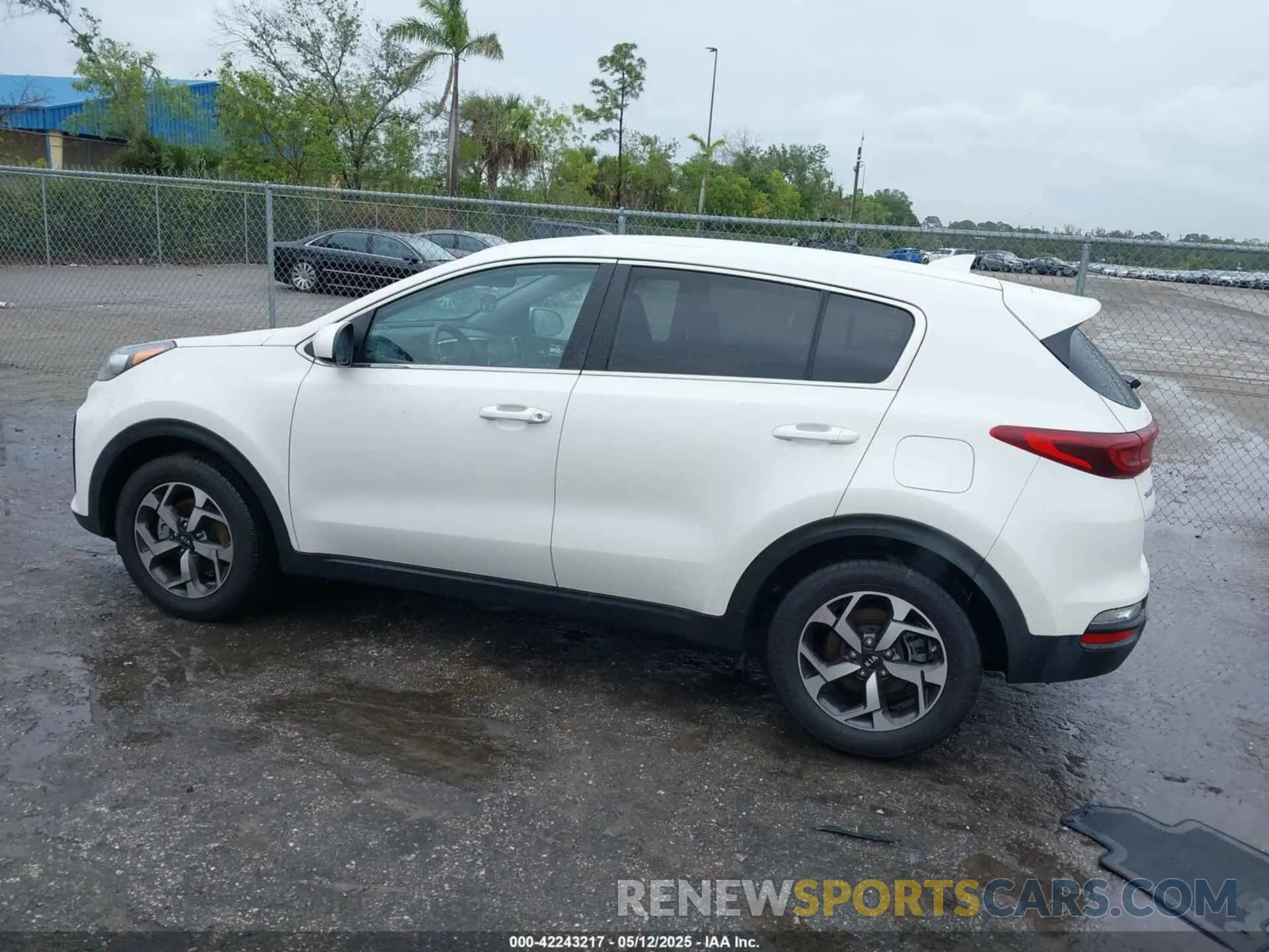 15 fotografías del automóvil dañado KNDPM3AC4N7981610 KIA SPORTAGE 2022