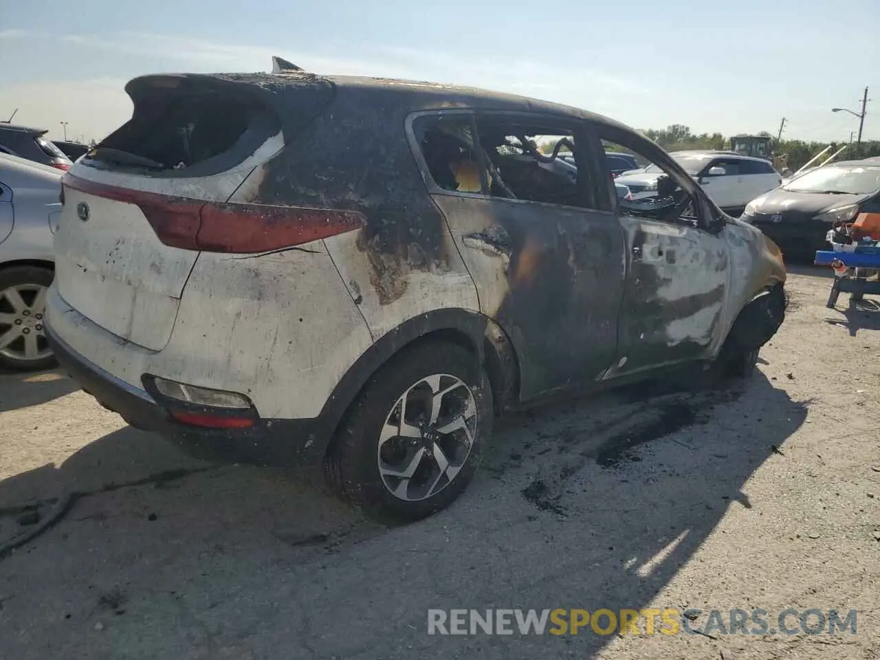 3 fotografías del automóvil dañado KNDPMCAC3N7948808 KIA SPORTAGE 2022