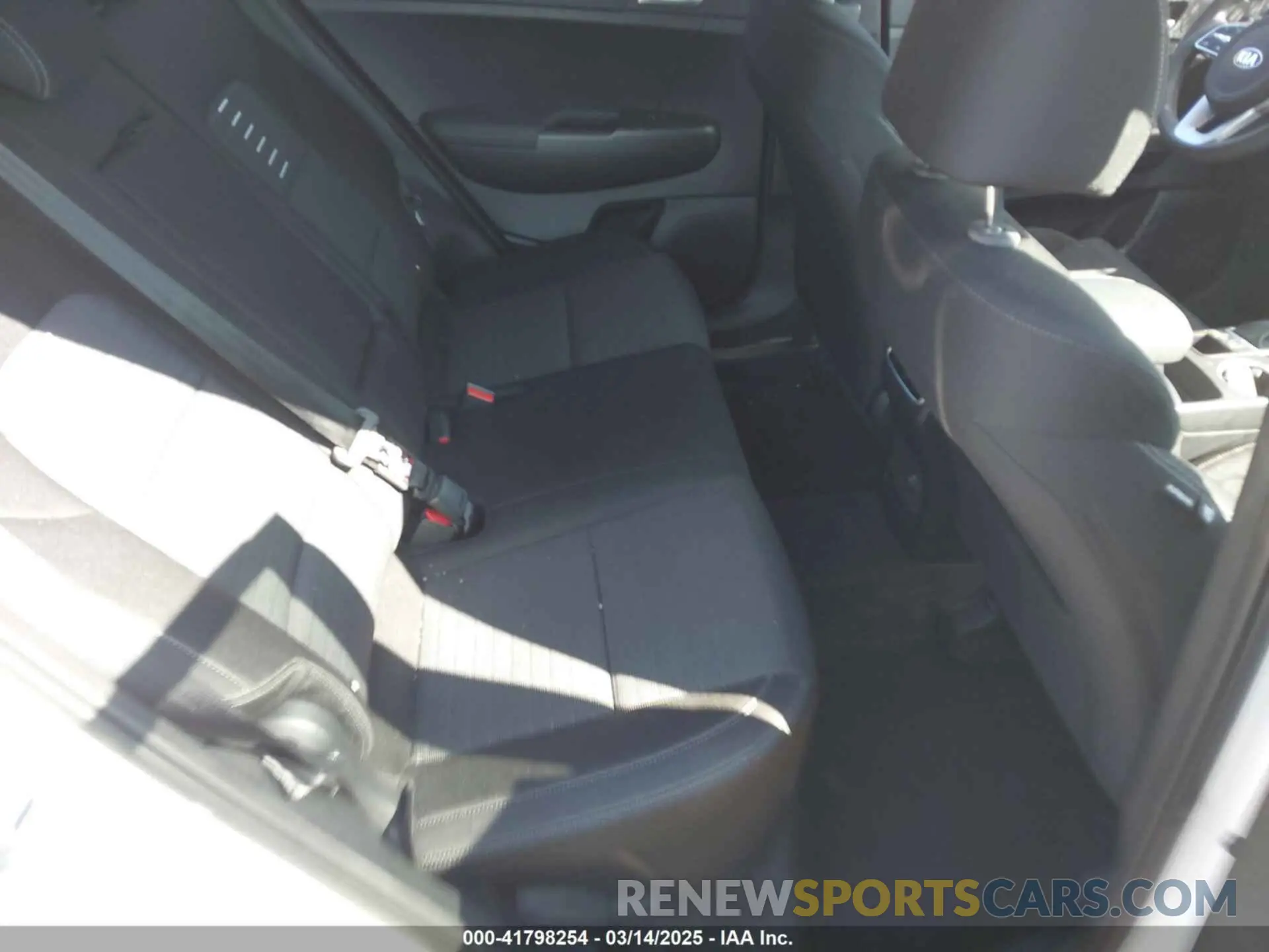 8 fotografías del automóvil dañado KNDPMCAC7N7025277 KIA SPORTAGE 2022