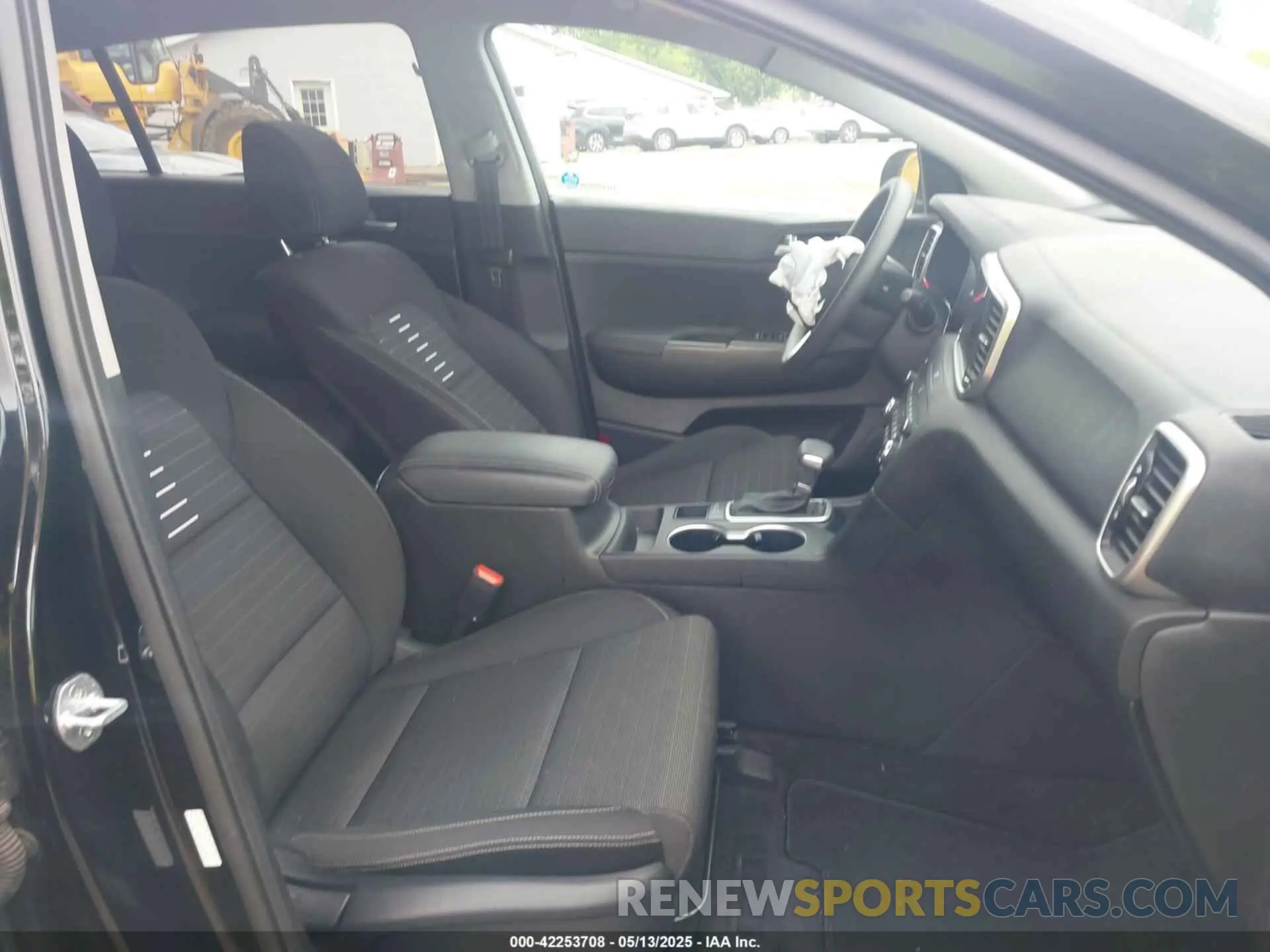 5 fotografías del automóvil dañado KNDPMCAC7N7026350 KIA SPORTAGE 2022