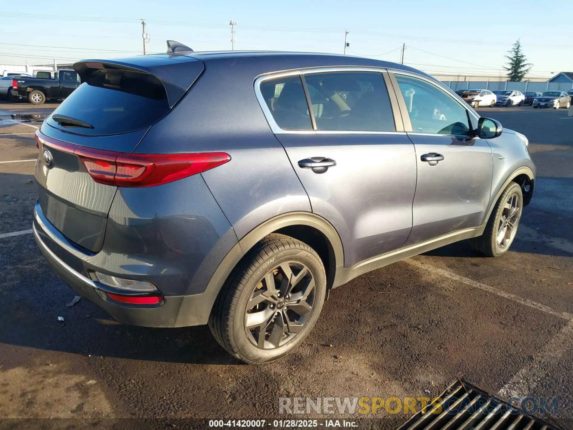 4 fotografías del automóvil dañado KNDPMCAC8N7021819 KIA SPORTAGE 2022