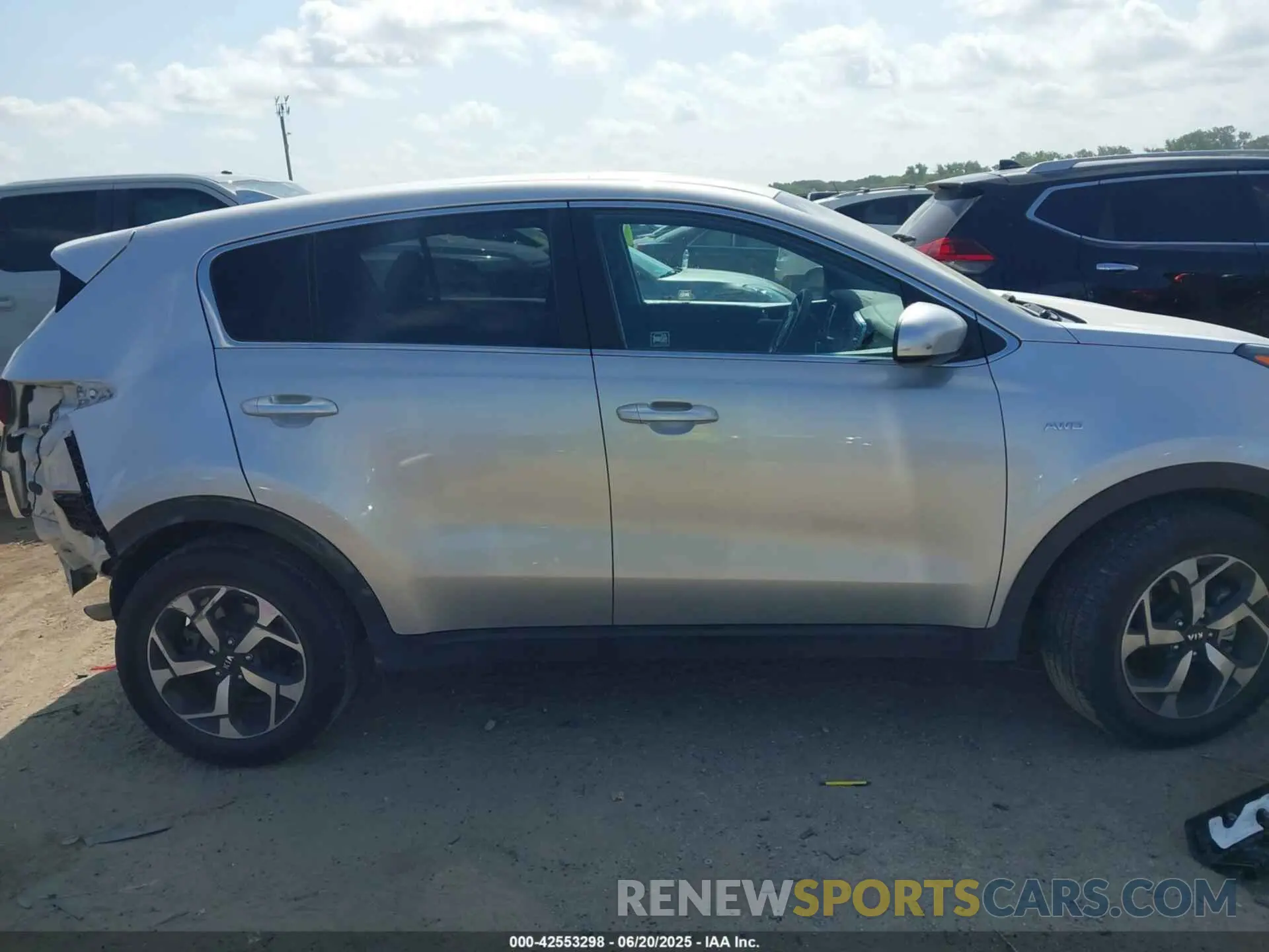 13 fotografías del automóvil dañado KNDPMCACXN7952998 KIA SPORTAGE 2022