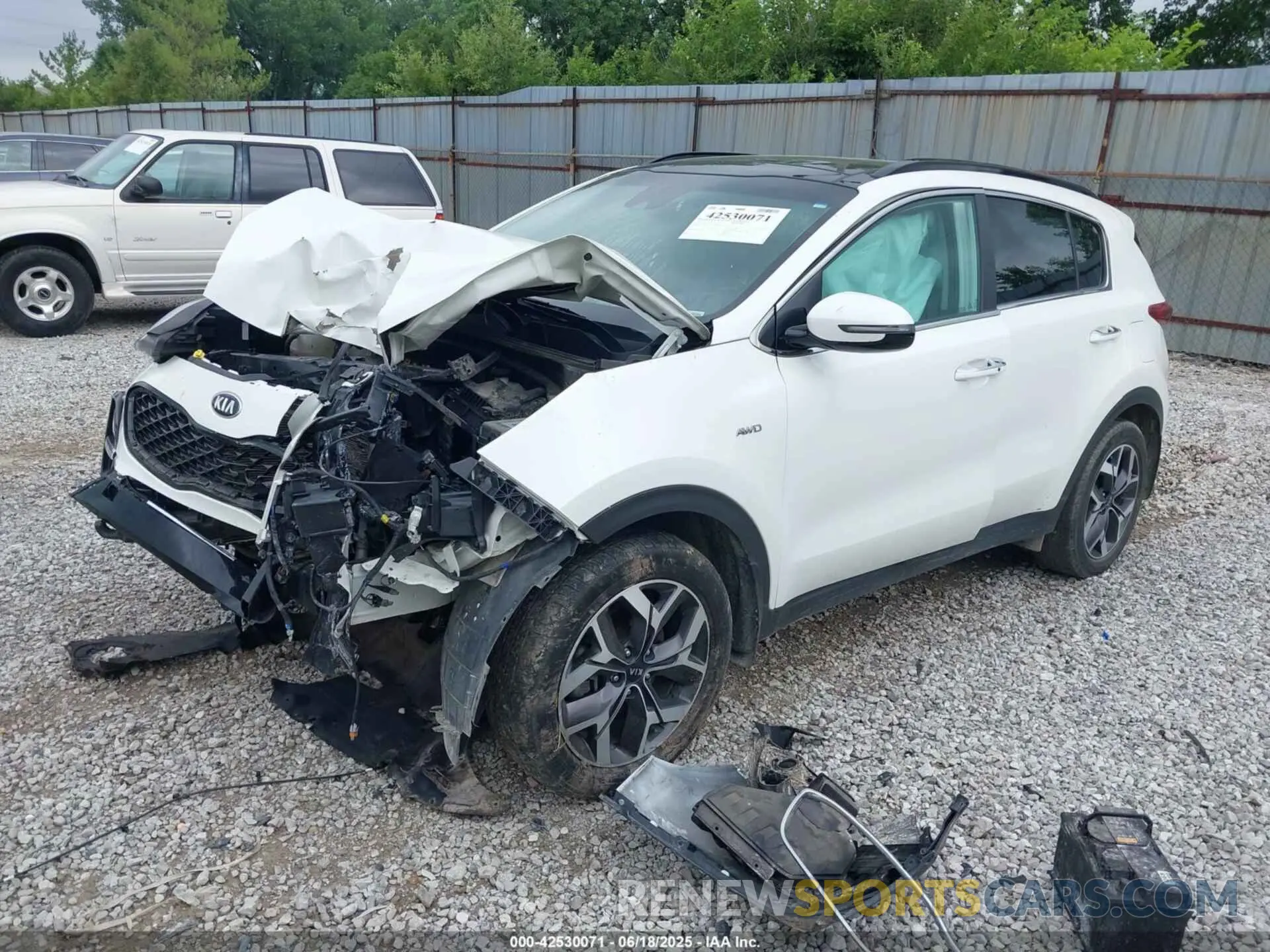 2 fotografías del automóvil dañado KNDPNCAC7N7981212 KIA SPORTAGE 2022