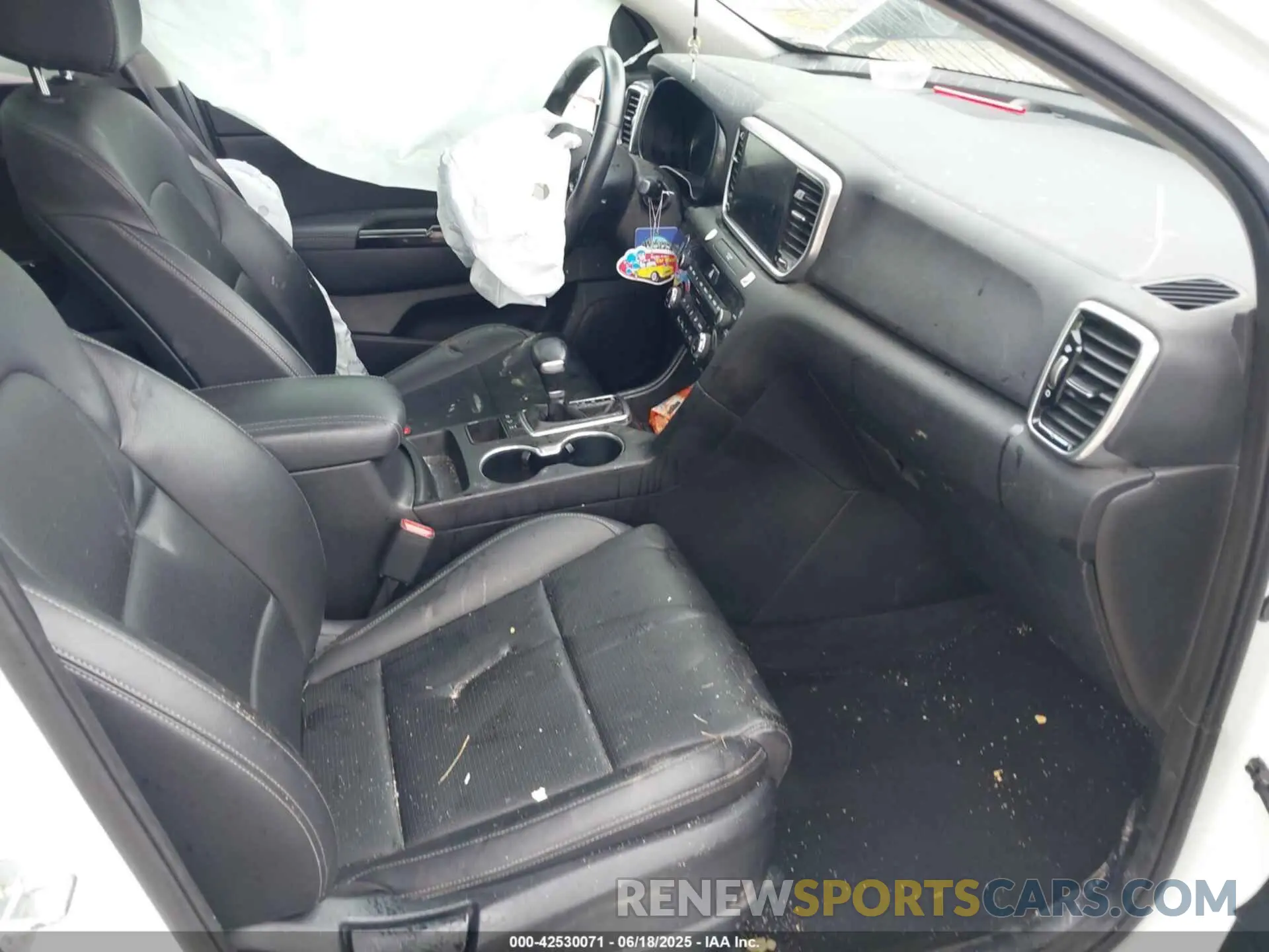 5 fotografías del automóvil dañado KNDPNCAC7N7981212 KIA SPORTAGE 2022