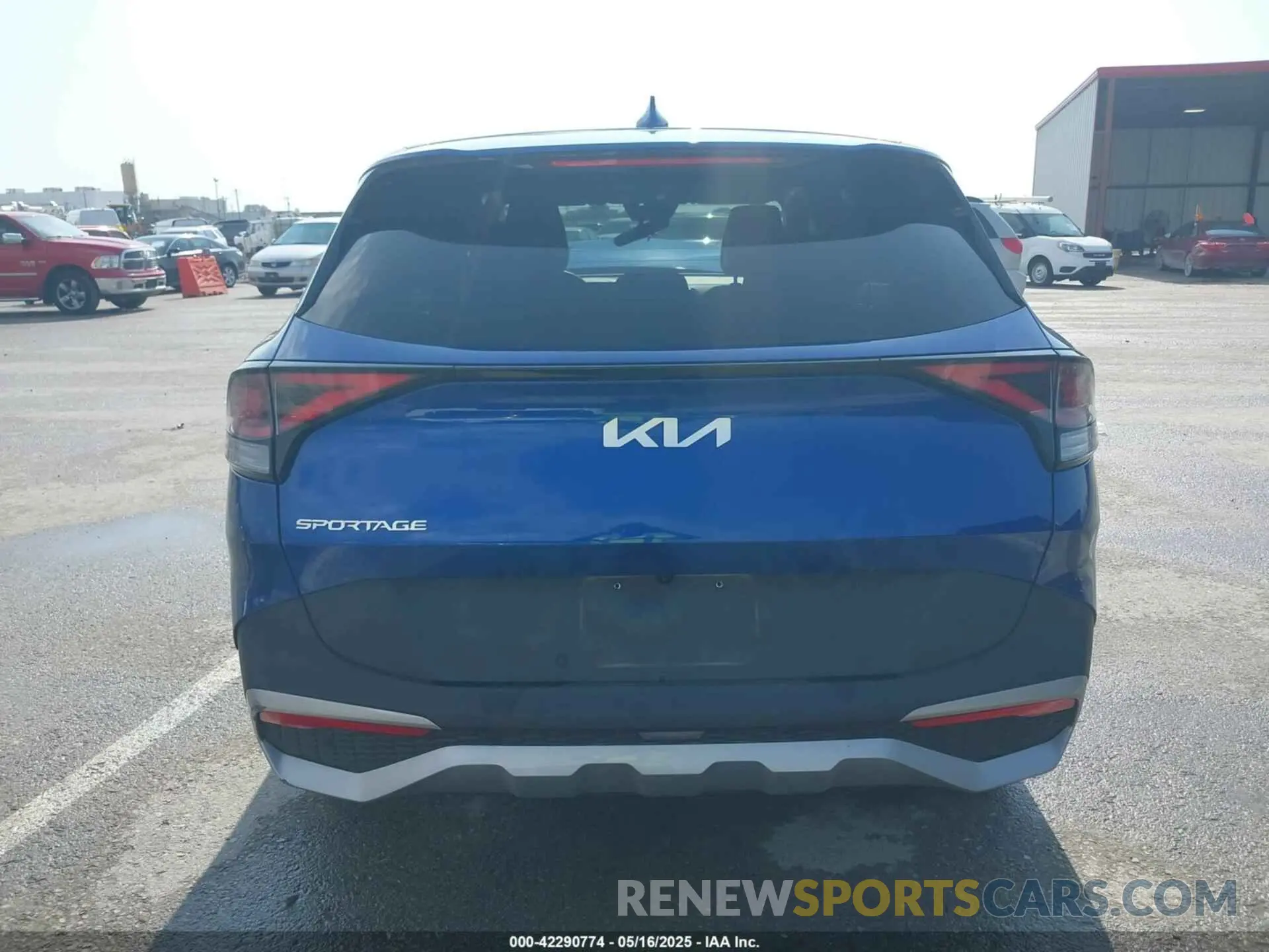 17 fotografías del automóvil dañado 5XYK33AF0PG074334 KIA SPORTAGE 2023