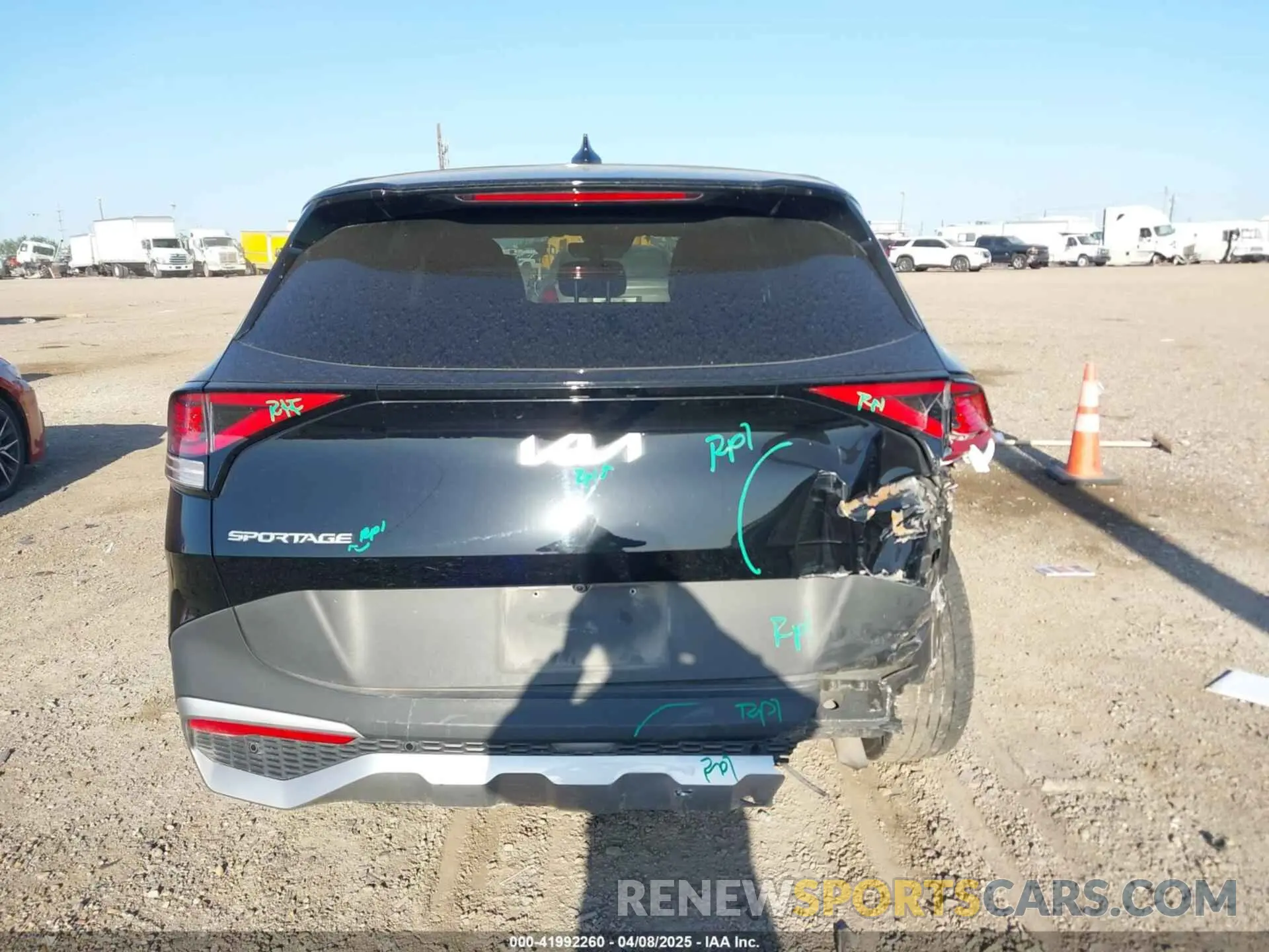 16 fotografías del automóvil dañado 5XYK33AF3PG049539 KIA SPORTAGE 2023