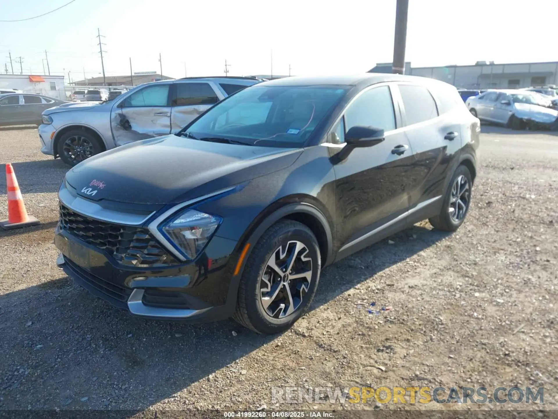 2 fotografías del automóvil dañado 5XYK33AF3PG049539 KIA SPORTAGE 2023