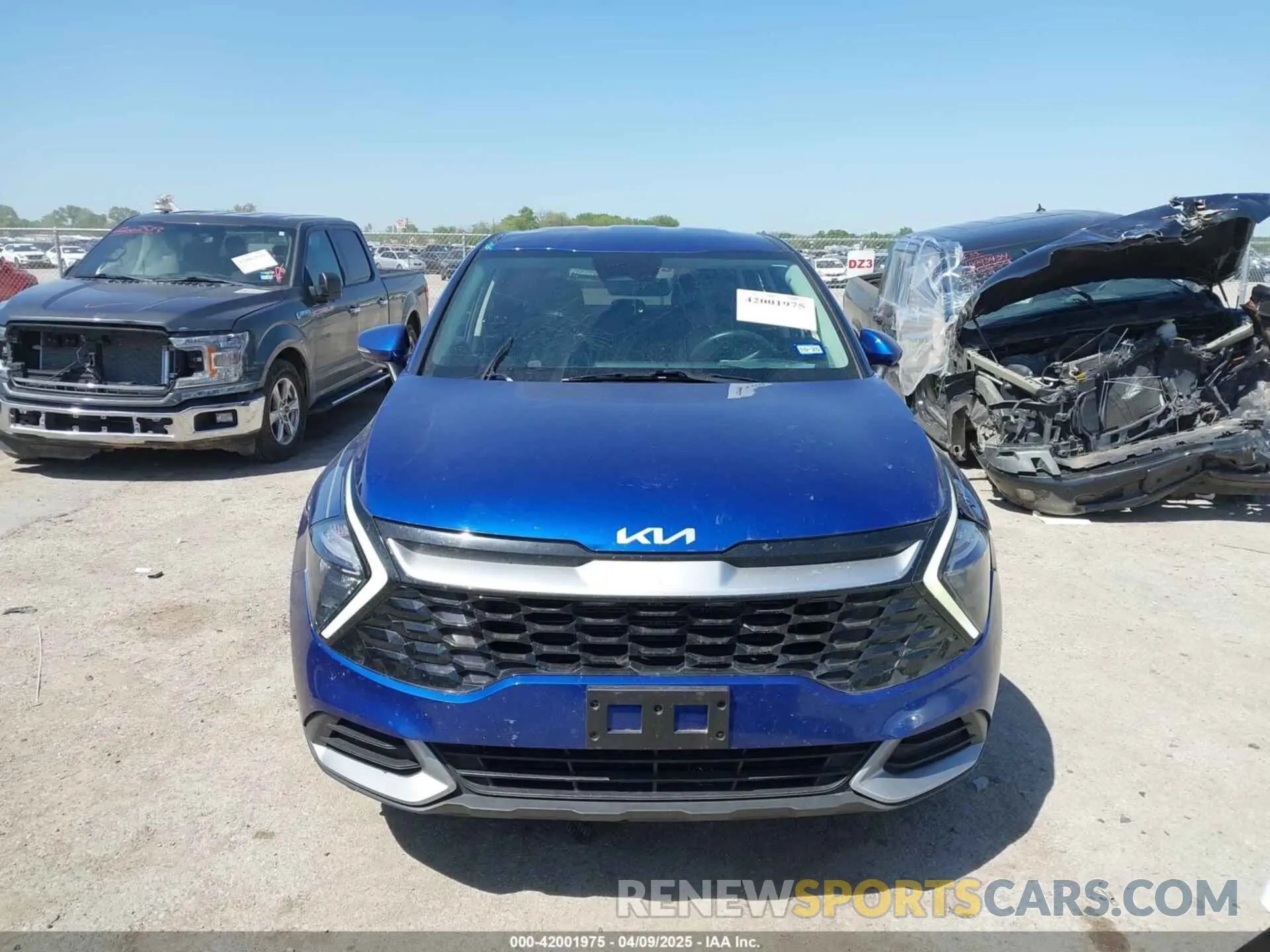 12 fotografías del automóvil dañado 5XYK33AF3PG051050 KIA SPORTAGE 2023