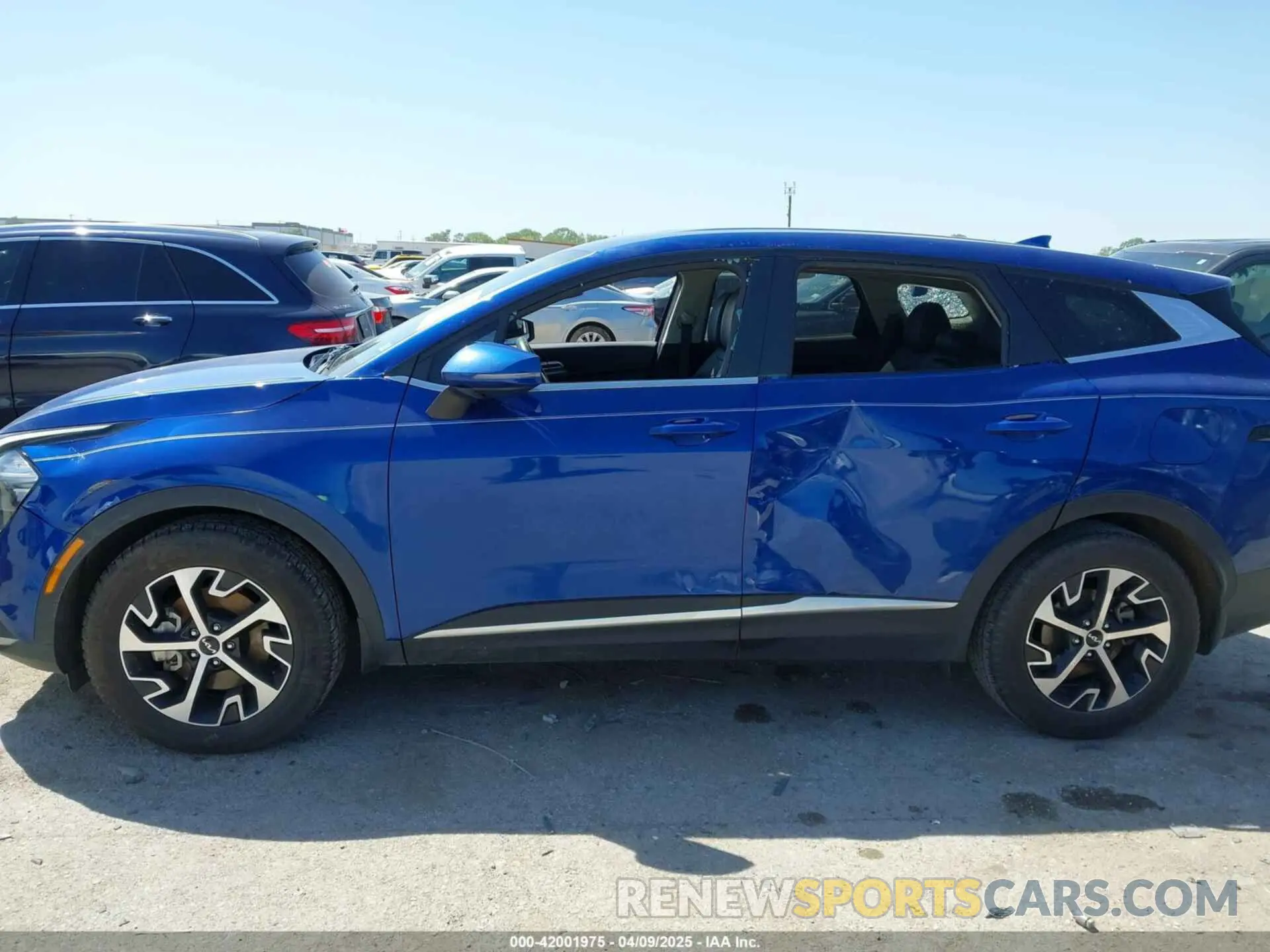 14 fotografías del automóvil dañado 5XYK33AF3PG051050 KIA SPORTAGE 2023