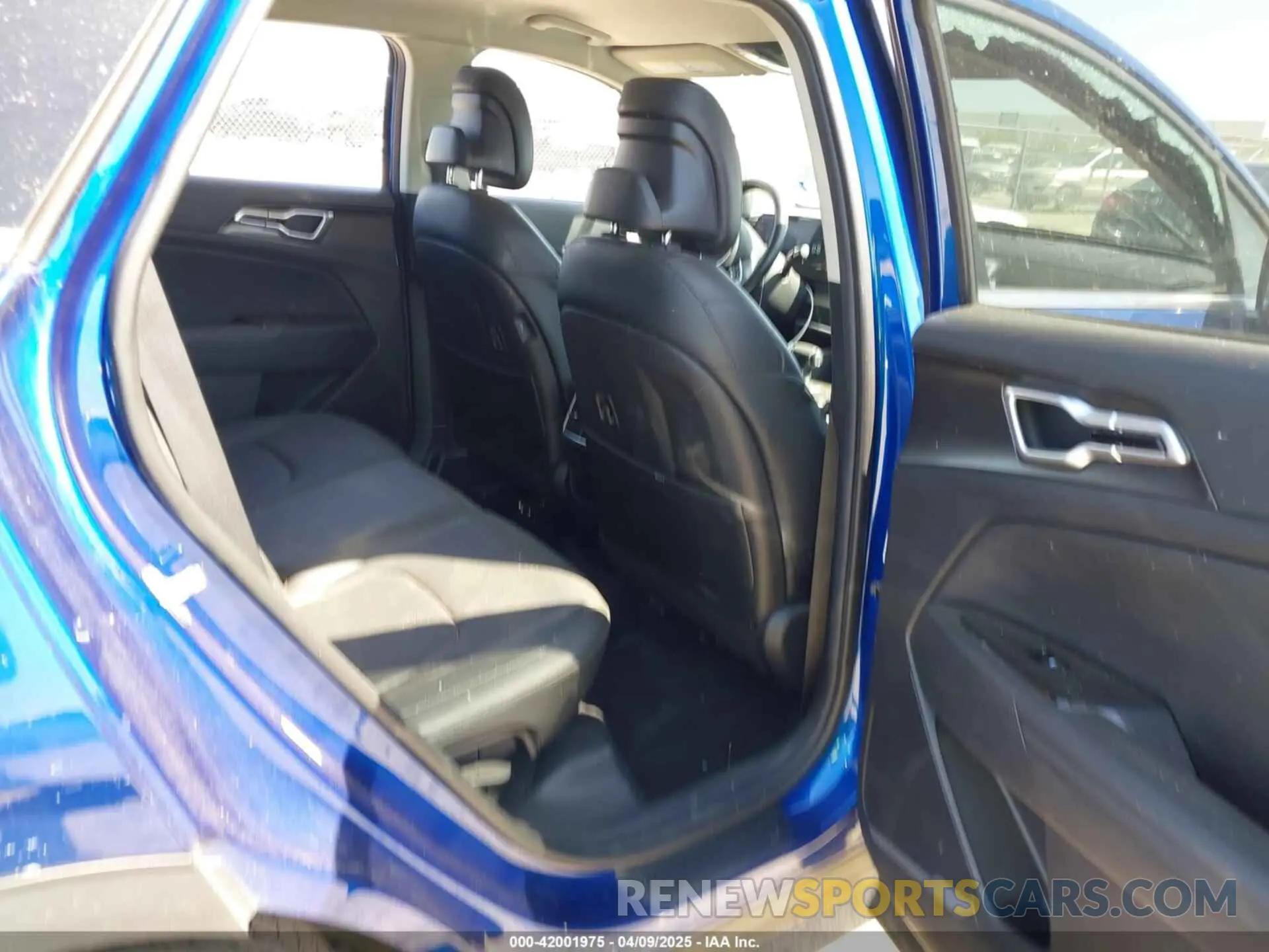 8 fotografías del automóvil dañado 5XYK33AF3PG051050 KIA SPORTAGE 2023
