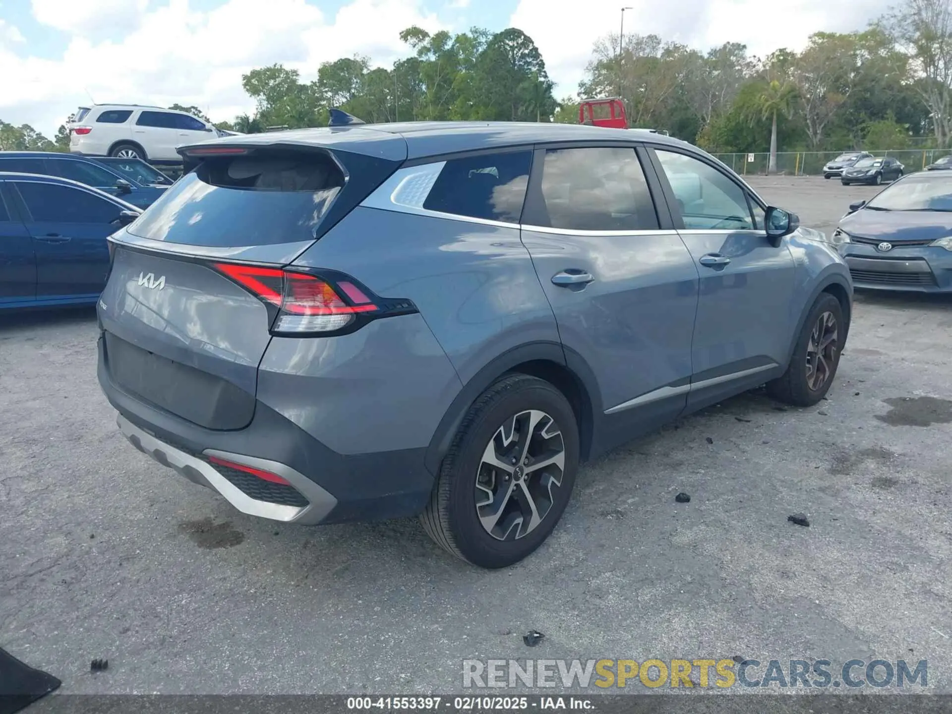 4 fotografías del automóvil dañado 5XYK33AF4PG039263 KIA SPORTAGE 2023