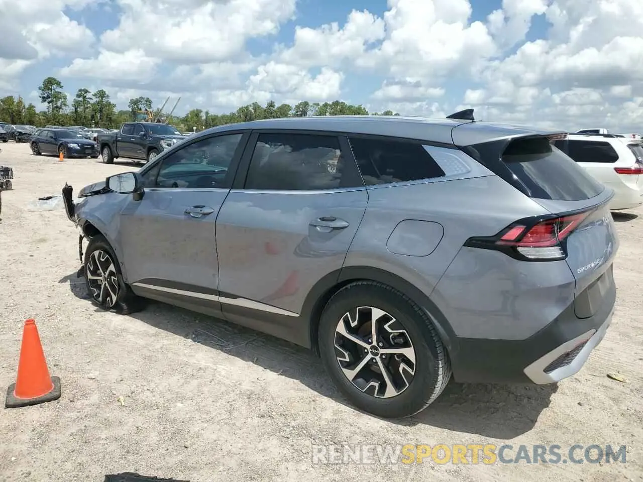 2 fotografías del automóvil dañado 5XYK33AF4PG055205 KIA SPORTAGE 2023