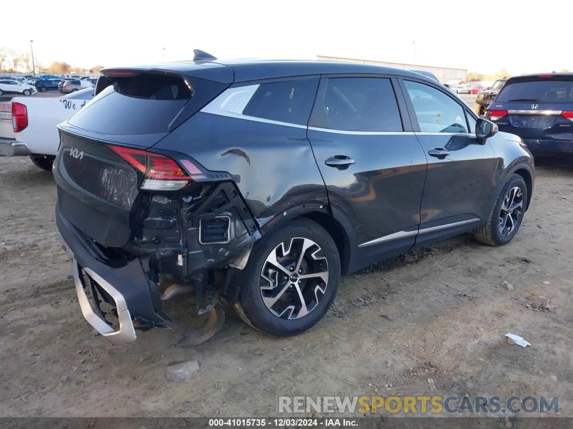 4 fotografías del automóvil dañado 5XYK33AF4PG075597 KIA SPORTAGE 2023