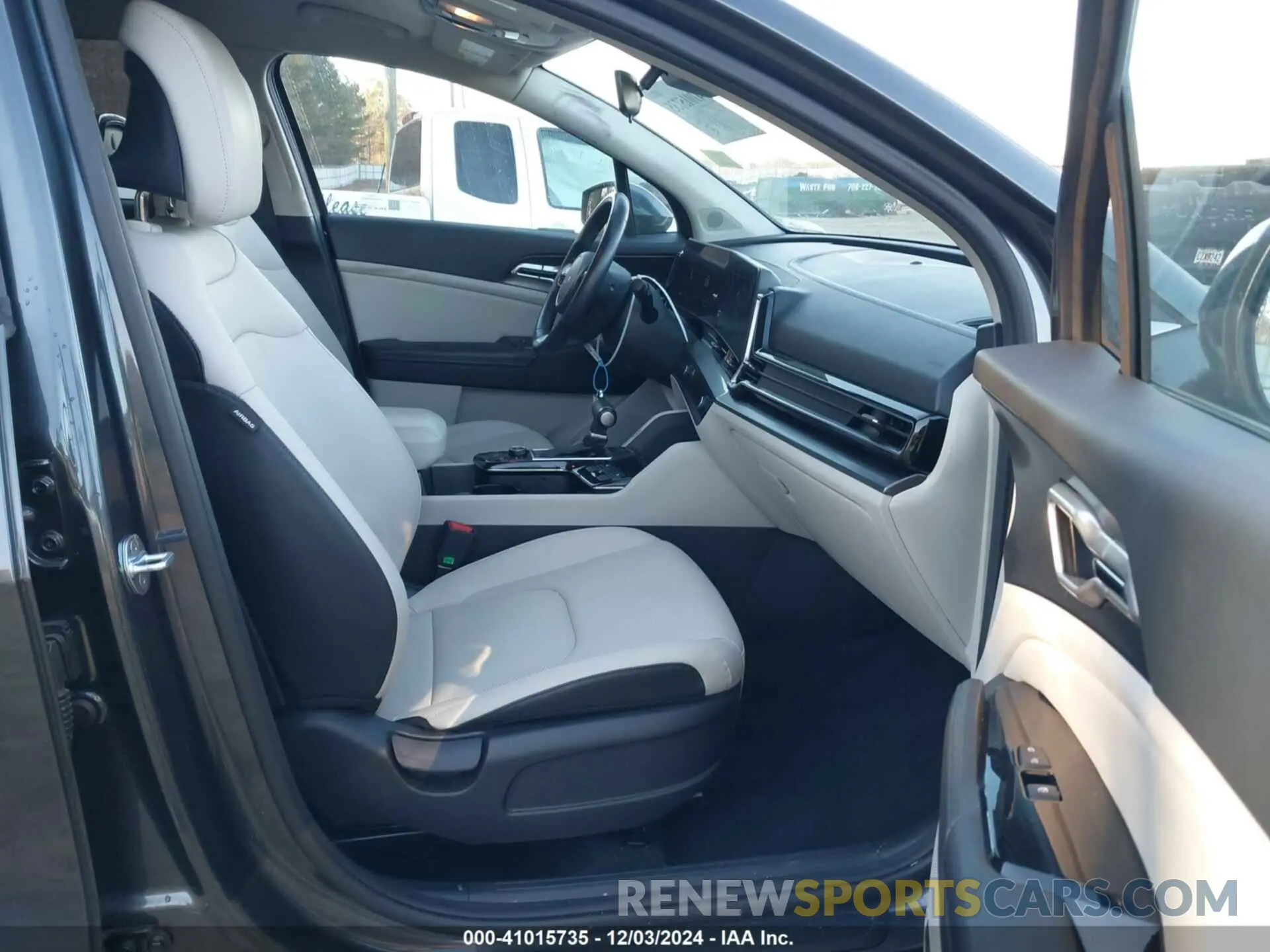 5 fotografías del automóvil dañado 5XYK33AF4PG075597 KIA SPORTAGE 2023
