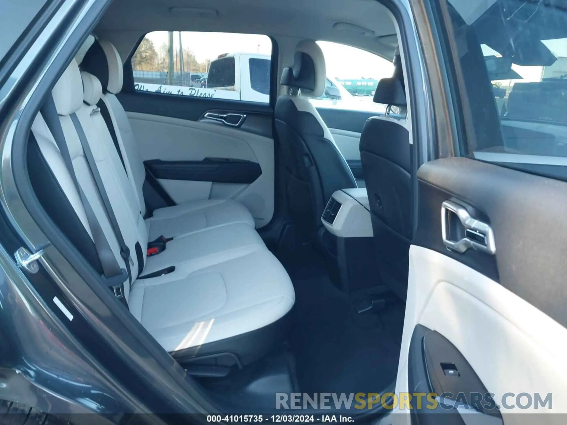 8 fotografías del automóvil dañado 5XYK33AF4PG075597 KIA SPORTAGE 2023