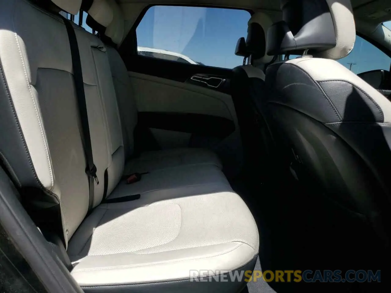 11 fotografías del automóvil dañado 5XYK33AF6PG021654 KIA SPORTAGE 2023
