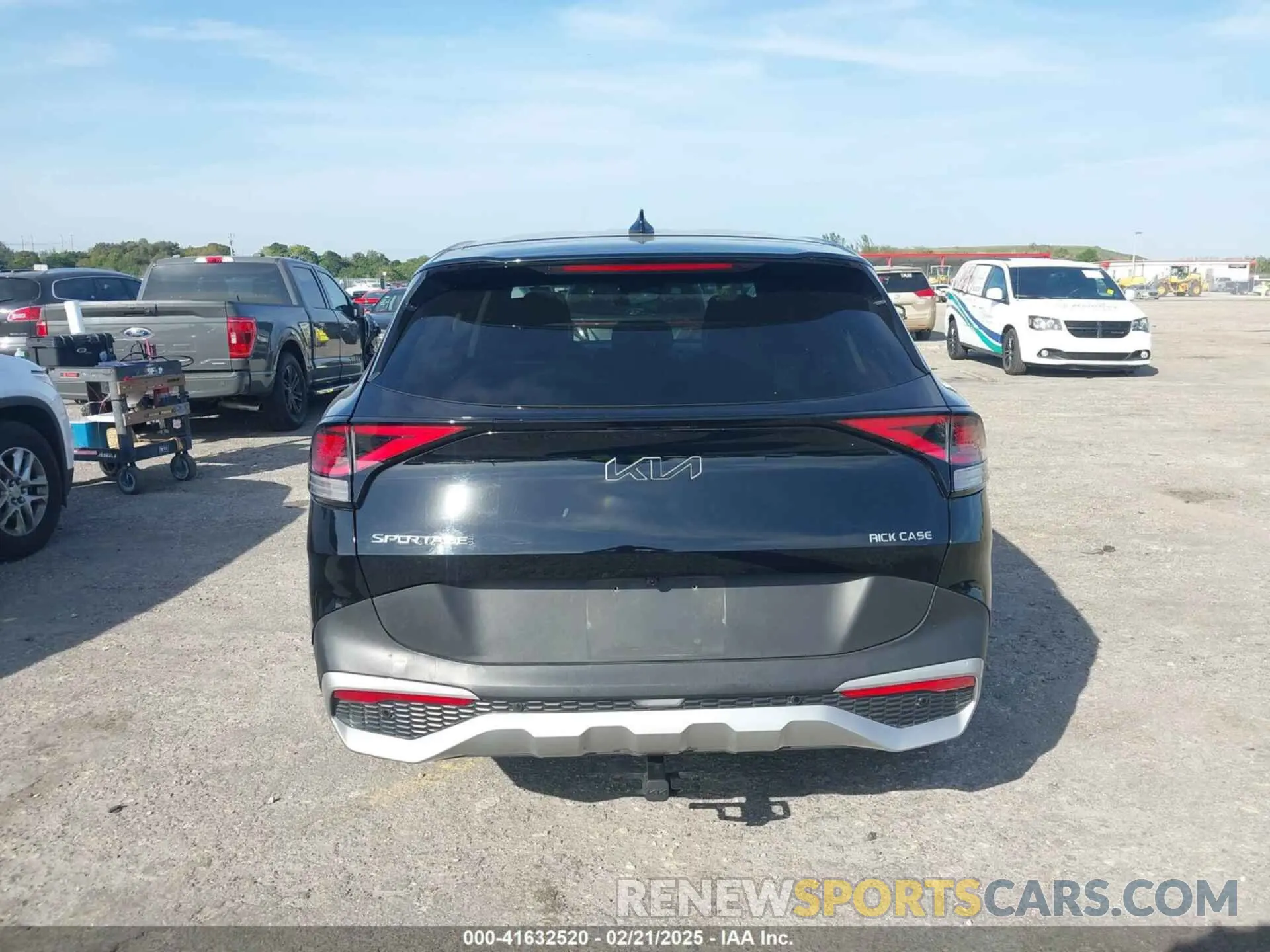 16 fotografías del automóvil dañado 5XYK33AF6PG110124 KIA SPORTAGE 2023