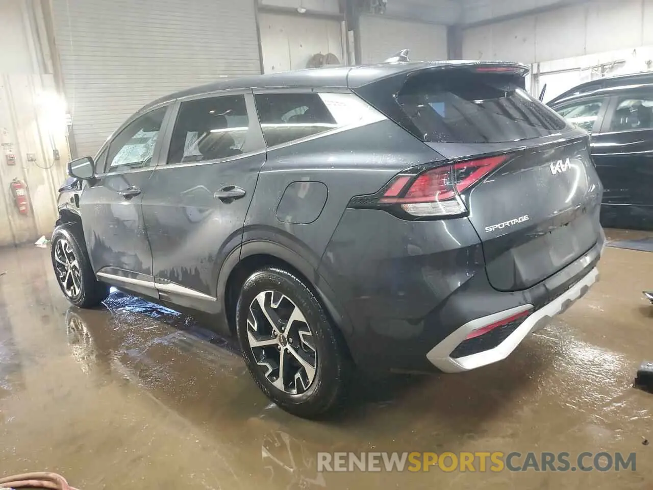 2 fotografías del automóvil dañado 5XYK33AF7PG124551 KIA SPORTAGE 2023